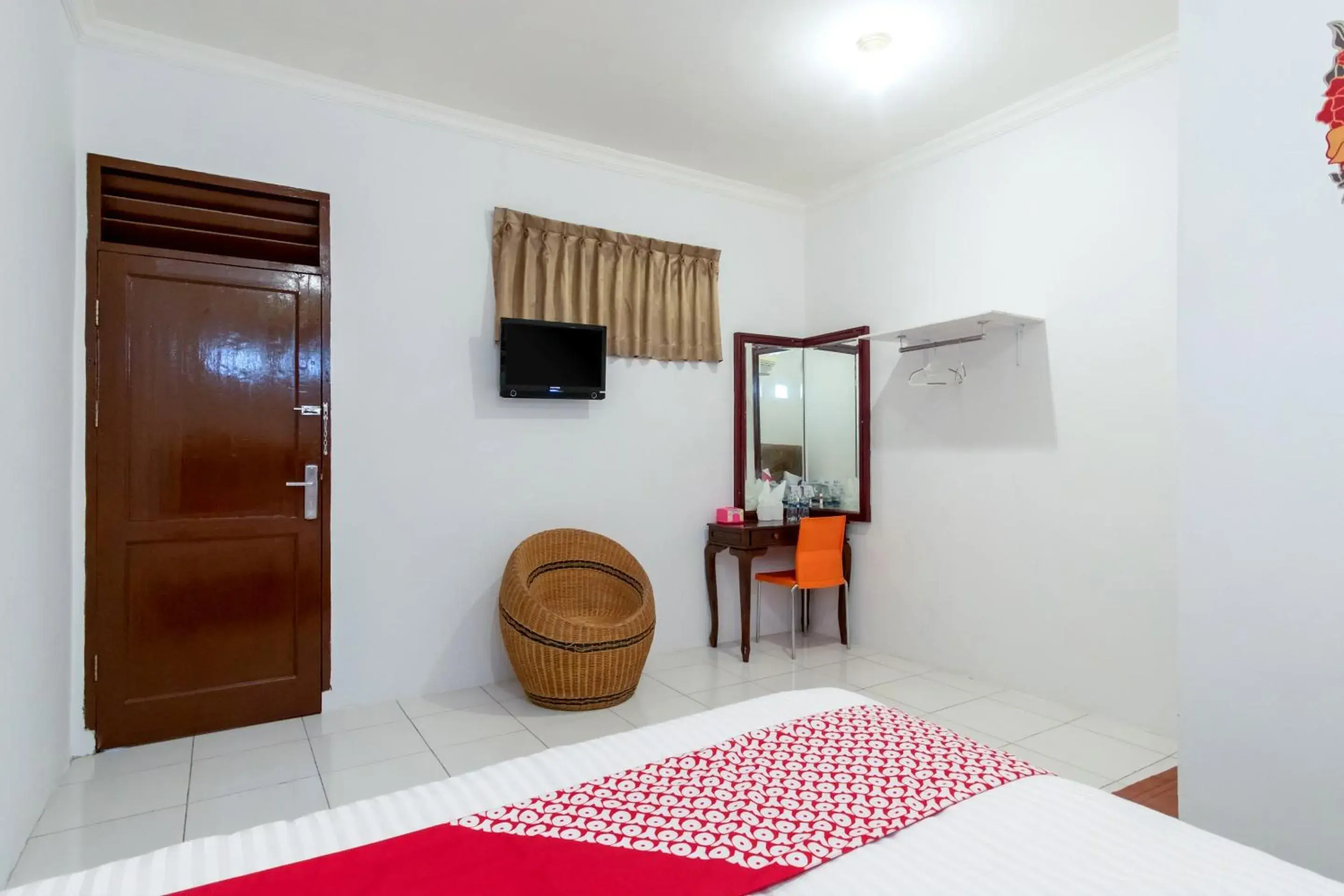 Bedroom in Hotel O Titipapan Residence Bedroom in Hotel O Titipapan Residence