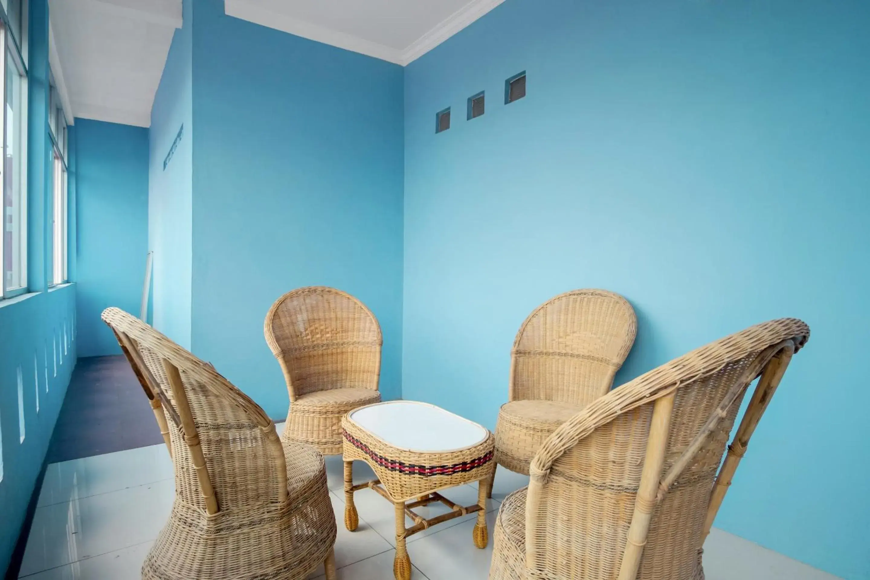 Lobby or reception in Hotel O Titipapan Residence Lobby or reception in Hotel O Titipapan Residence