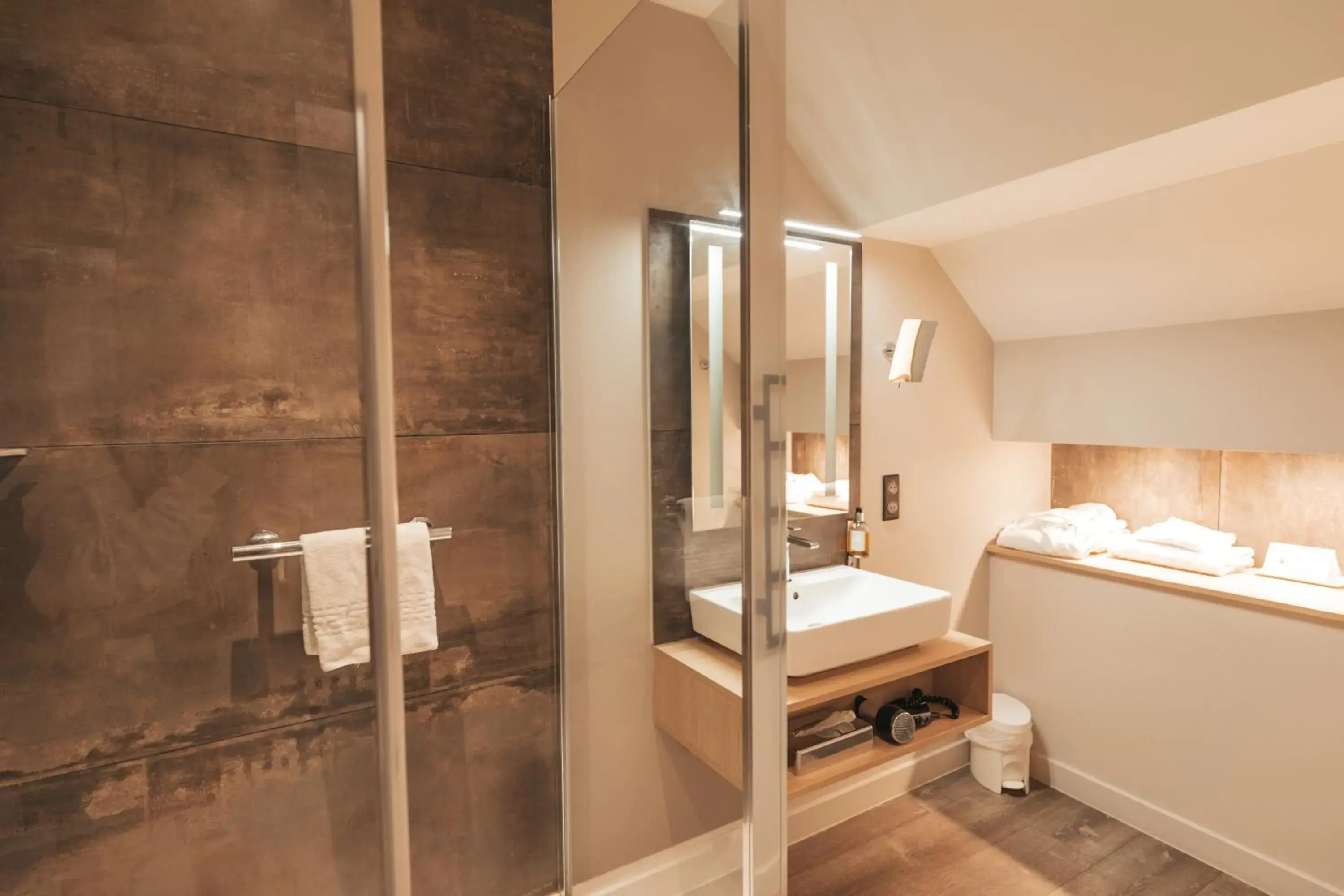 Superior Double or Twin Room in Le Dracy Hôtel et Spa Superior Double or Twin Room in Le Dracy Hôtel et Spa