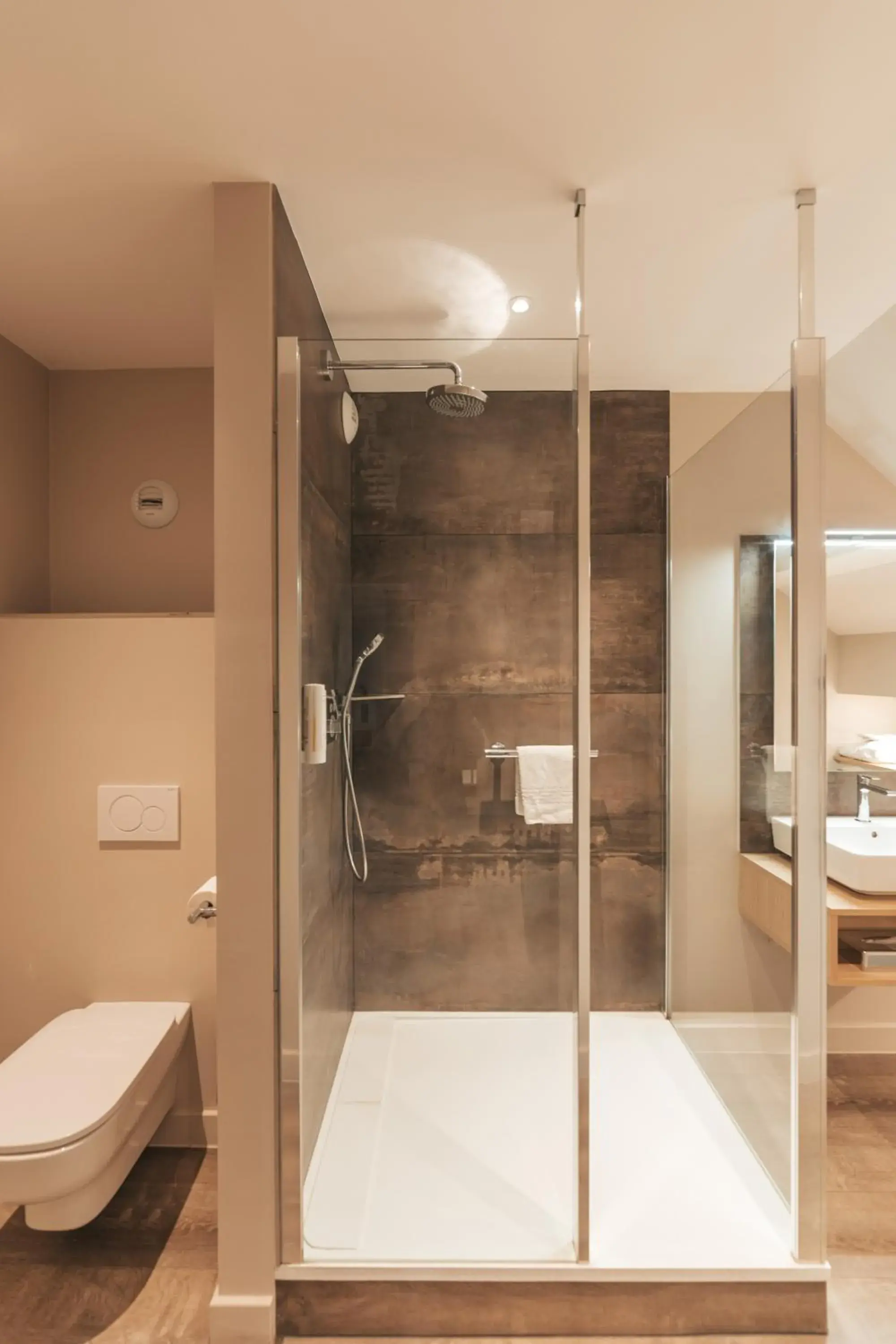 Superior Double or Twin Room in Le Dracy Hôtel et Spa Superior Double or Twin Room in Le Dracy Hôtel et Spa