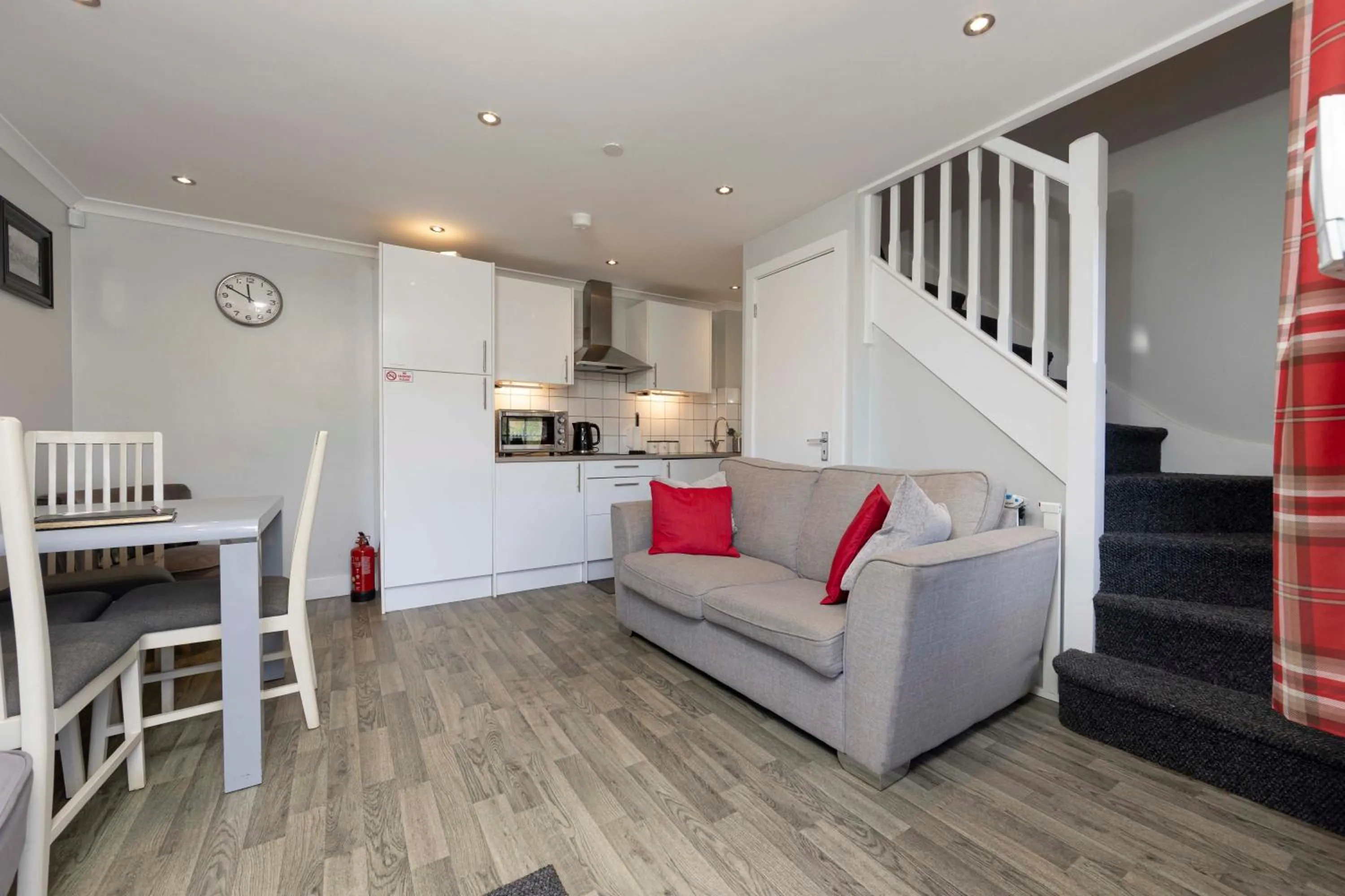 Kitchen or kitchenette in Ash Cottage