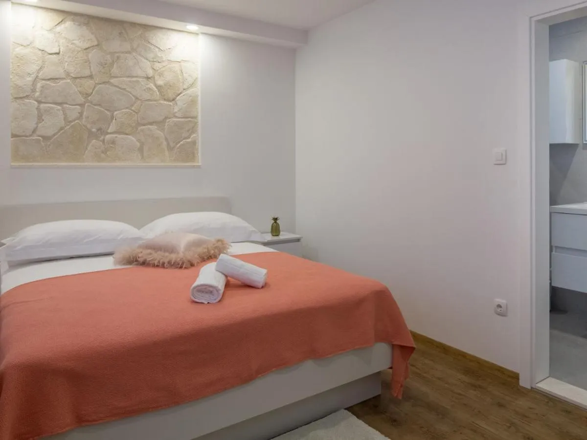 Bed in Apartment Villa Franko Maris