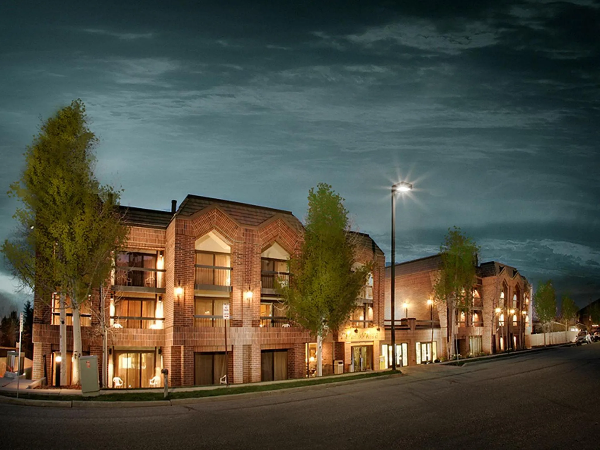 Facade/entrance in Raintree's Park Plaza Park City