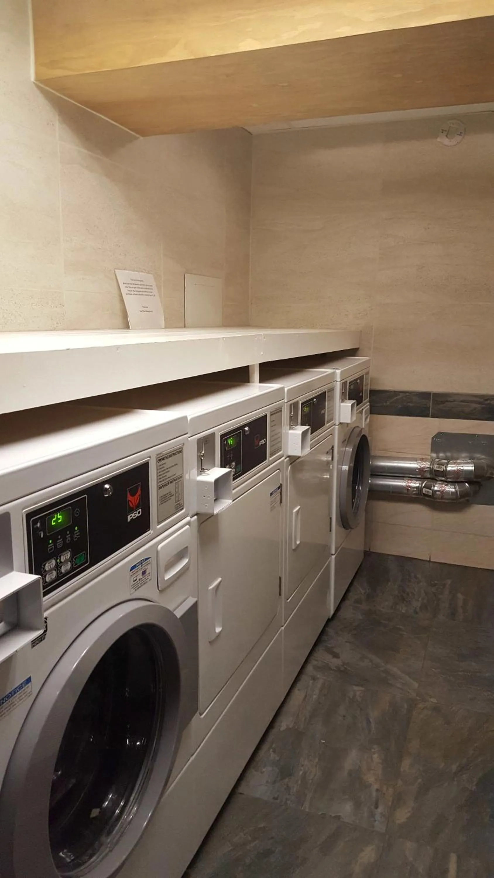 laundry in Raintree's Park Plaza Park City