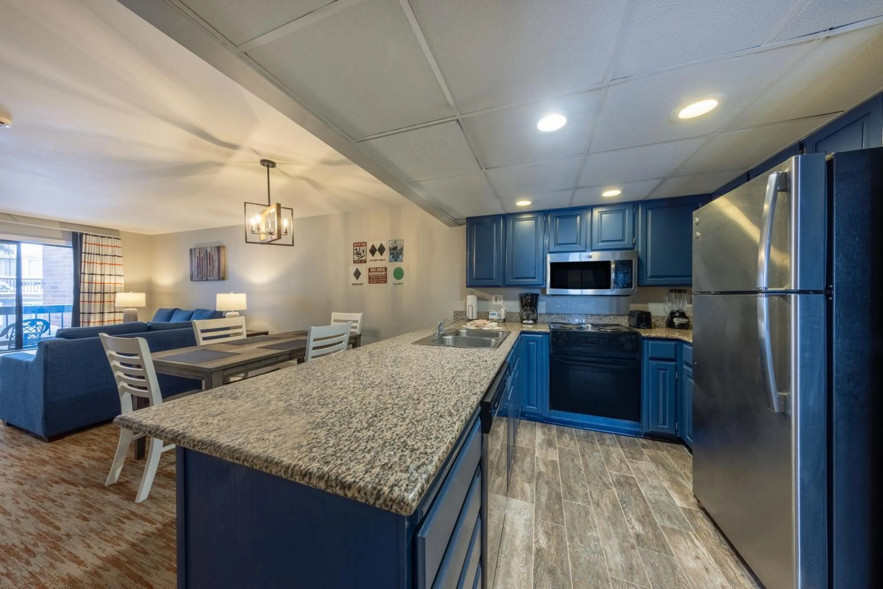 kitchen in Raintree's Park Plaza Park City