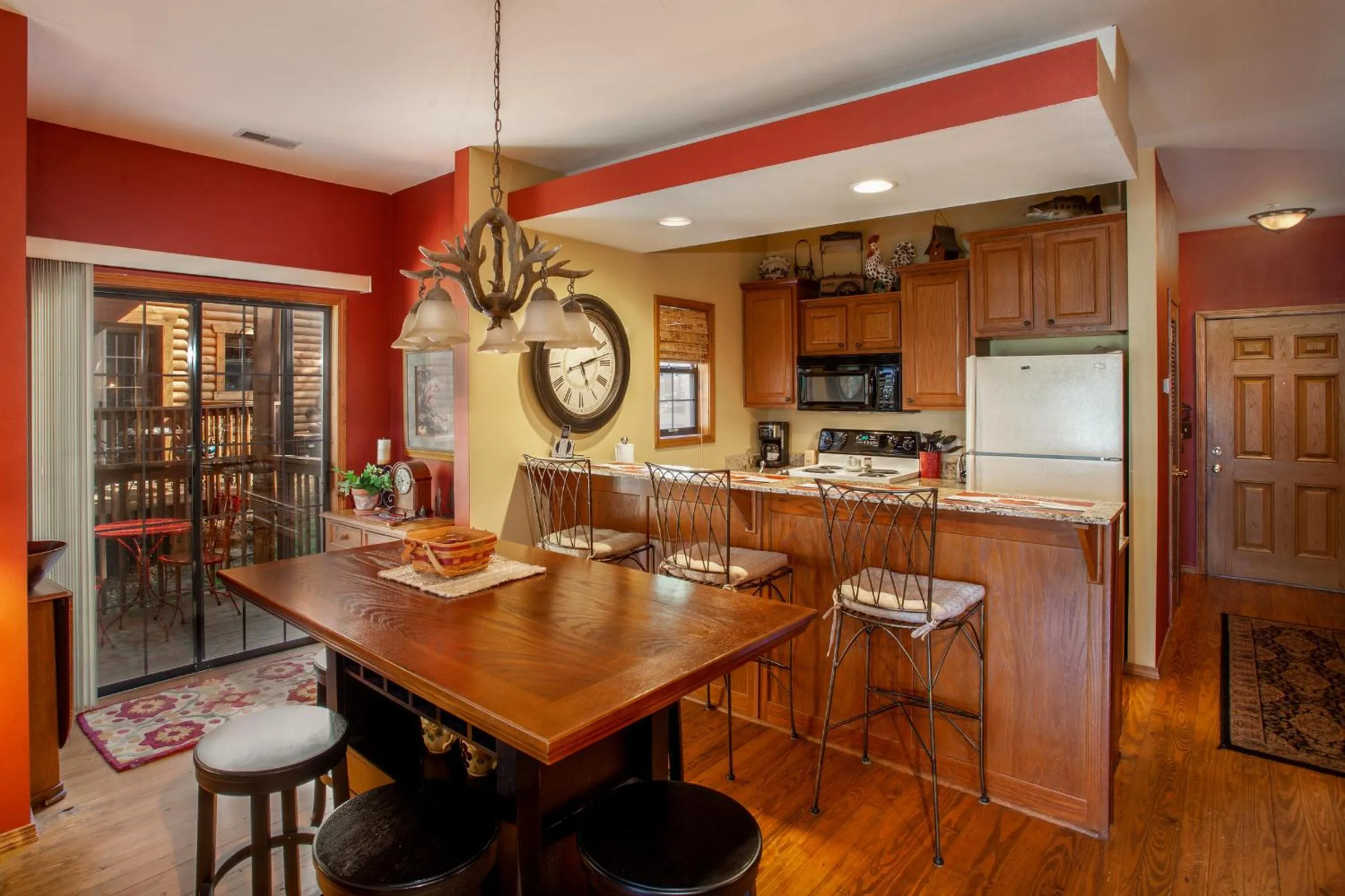 Dining area in The Village At Indian Point Resort