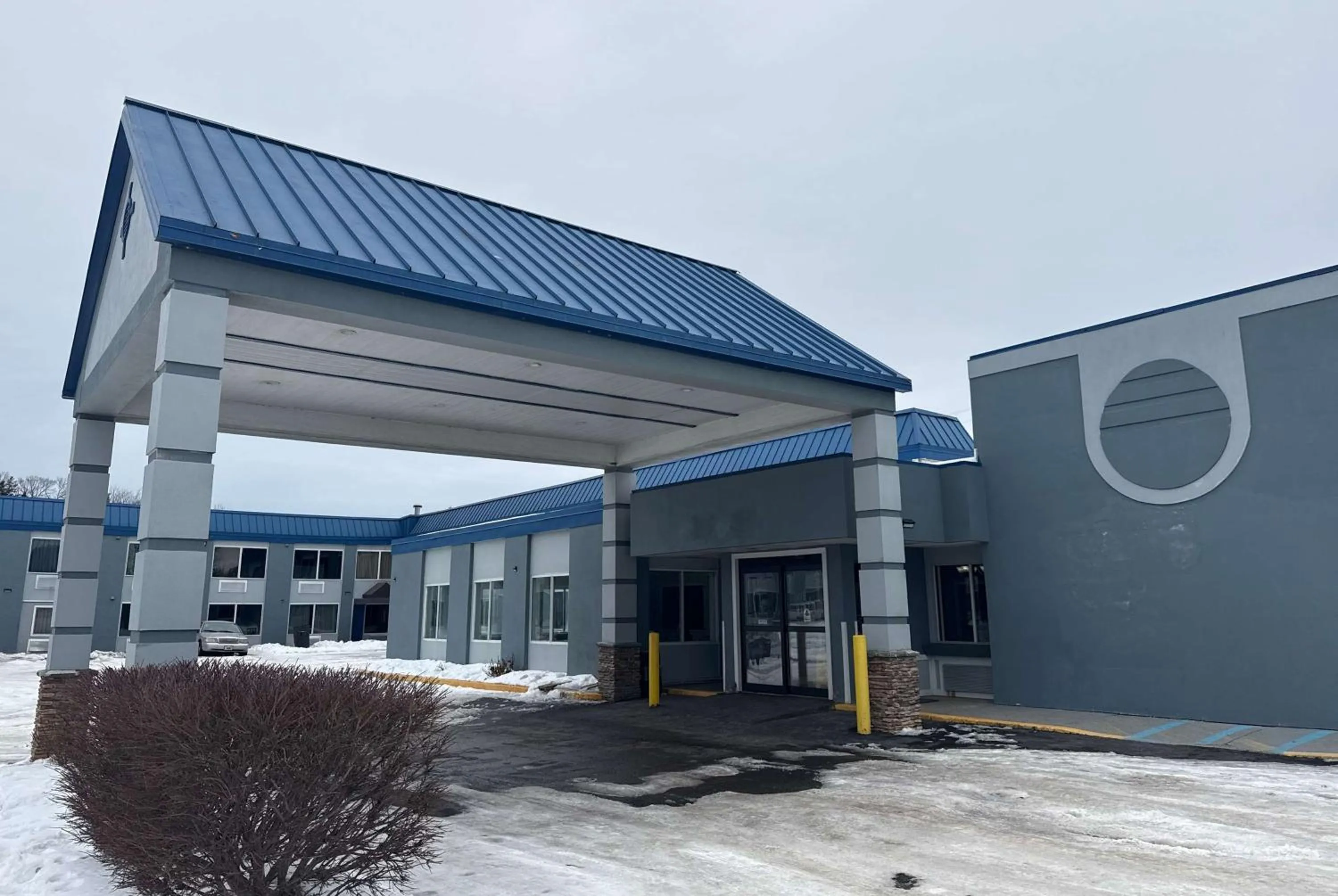 Property building in Clarion Inn & Suites