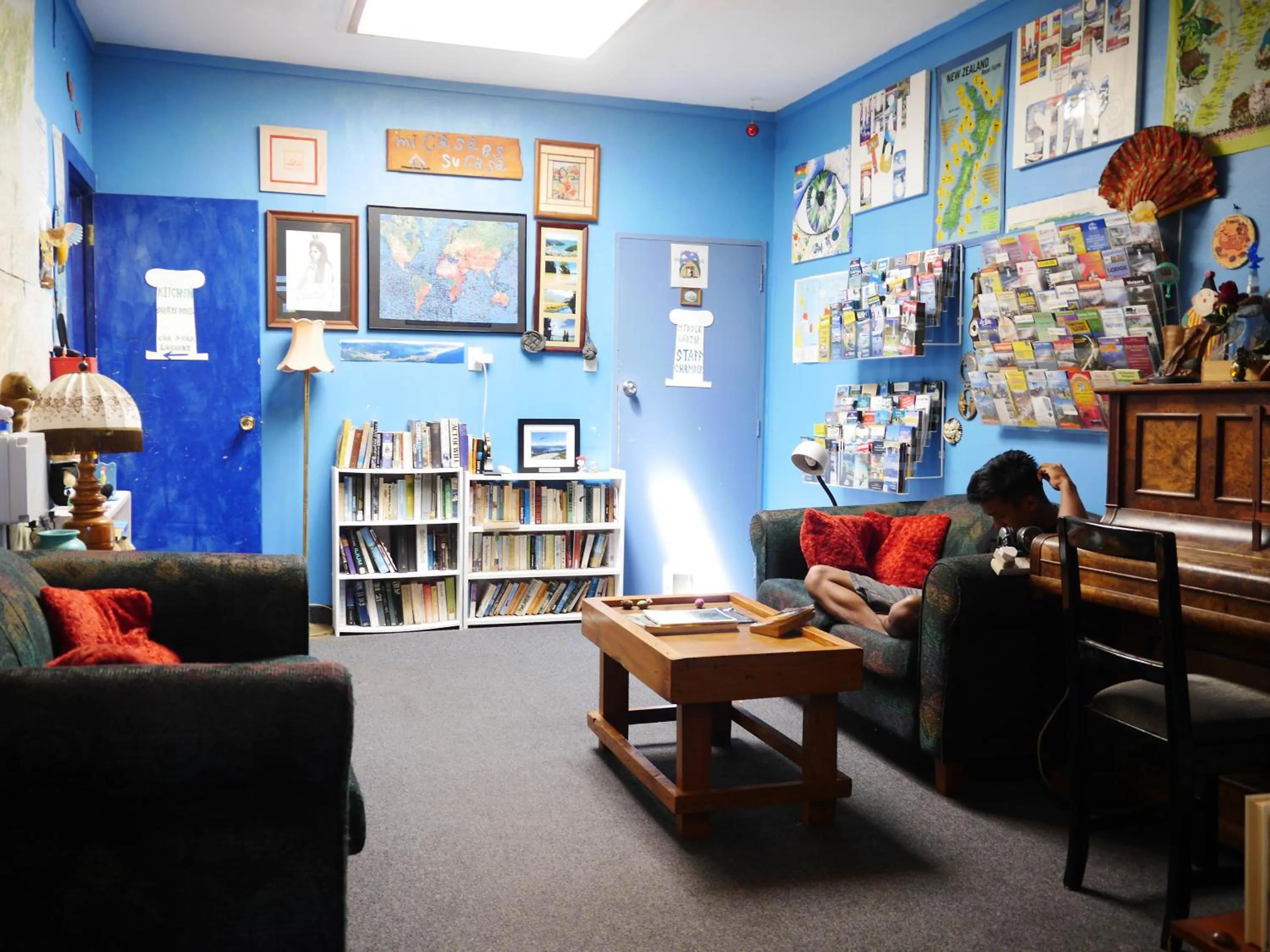 Library in Atlantis Backpackers