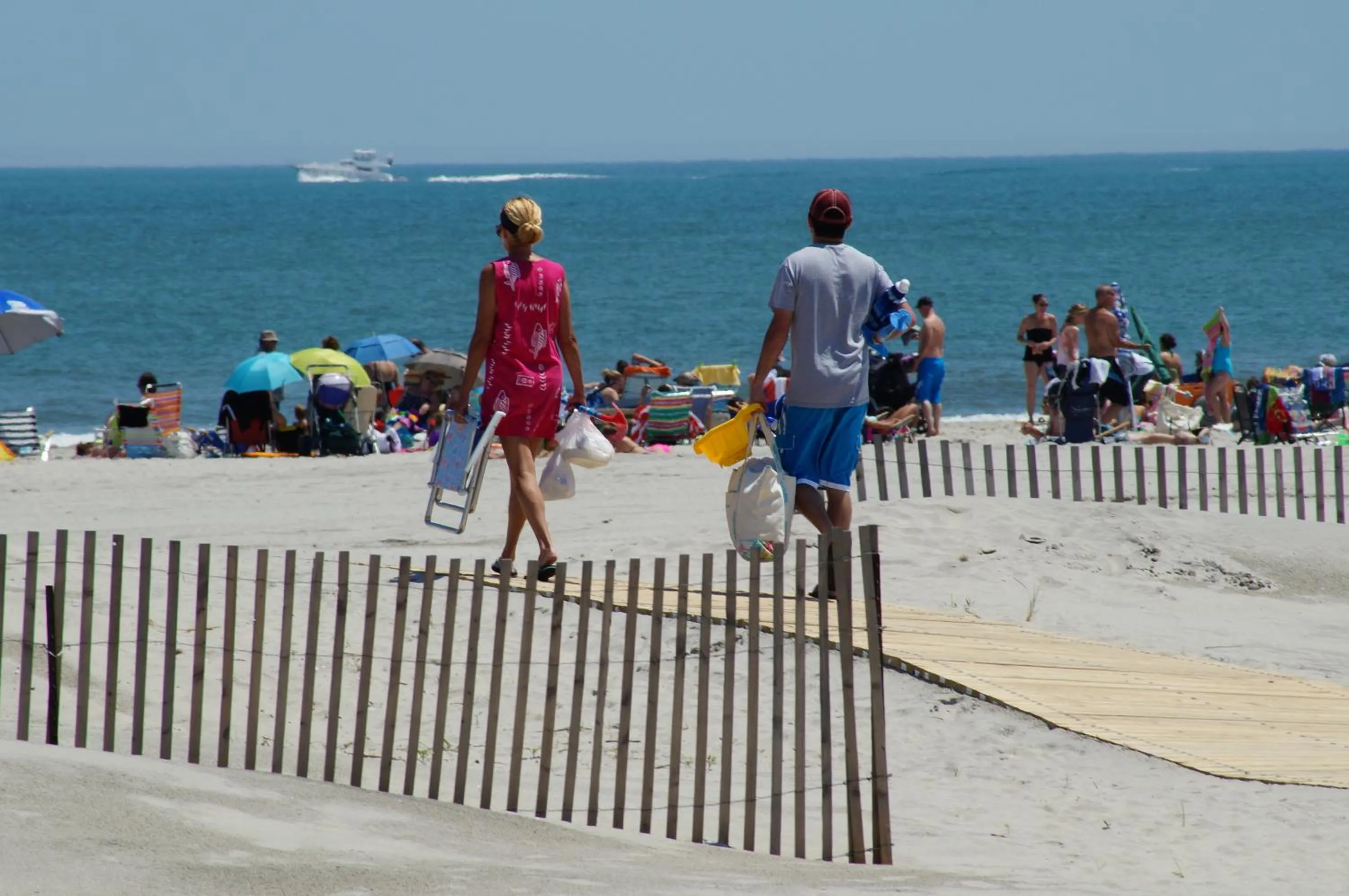 People in Beau Rivage Beach Resort