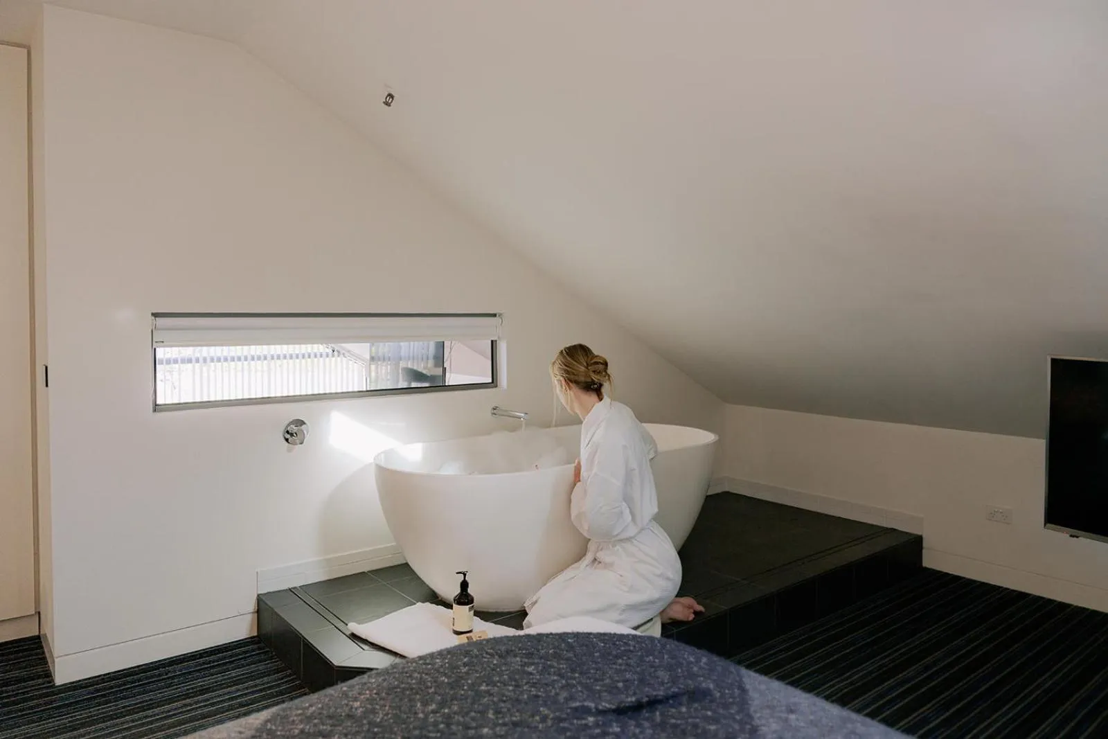 Bed in Salamanca Wharf Hotel