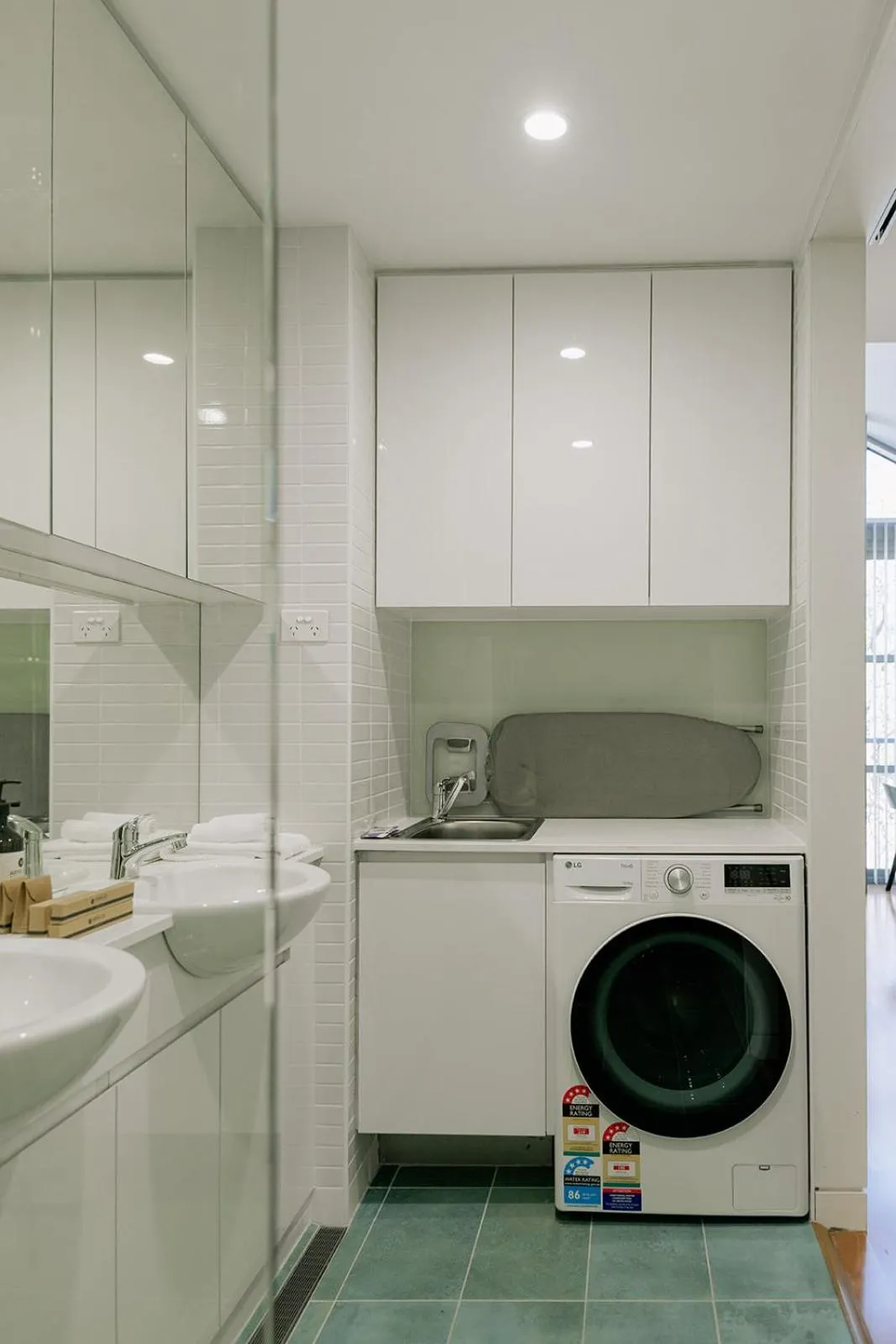 Salamanca Wharf Hotel