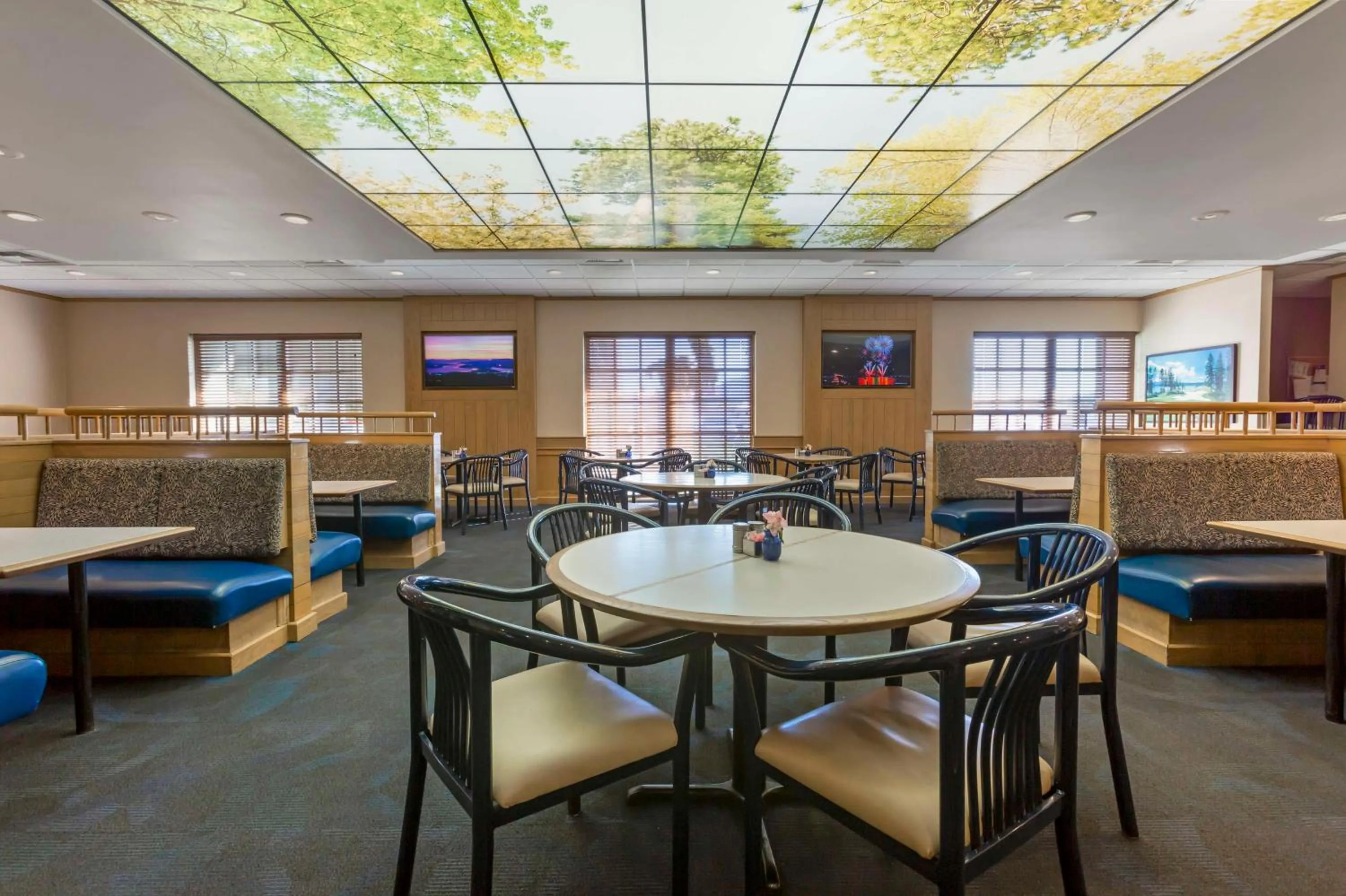 Breakfast in Best Western Plus Coeur d'Alene Inn