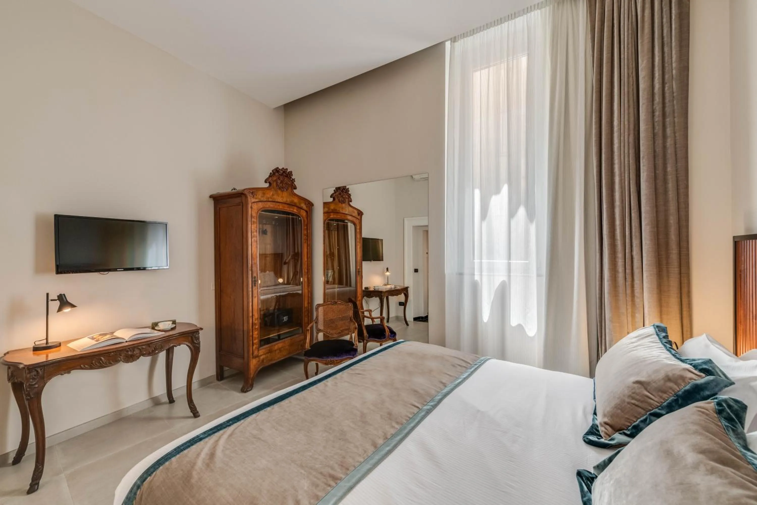 Bed in Adrianus Hotel