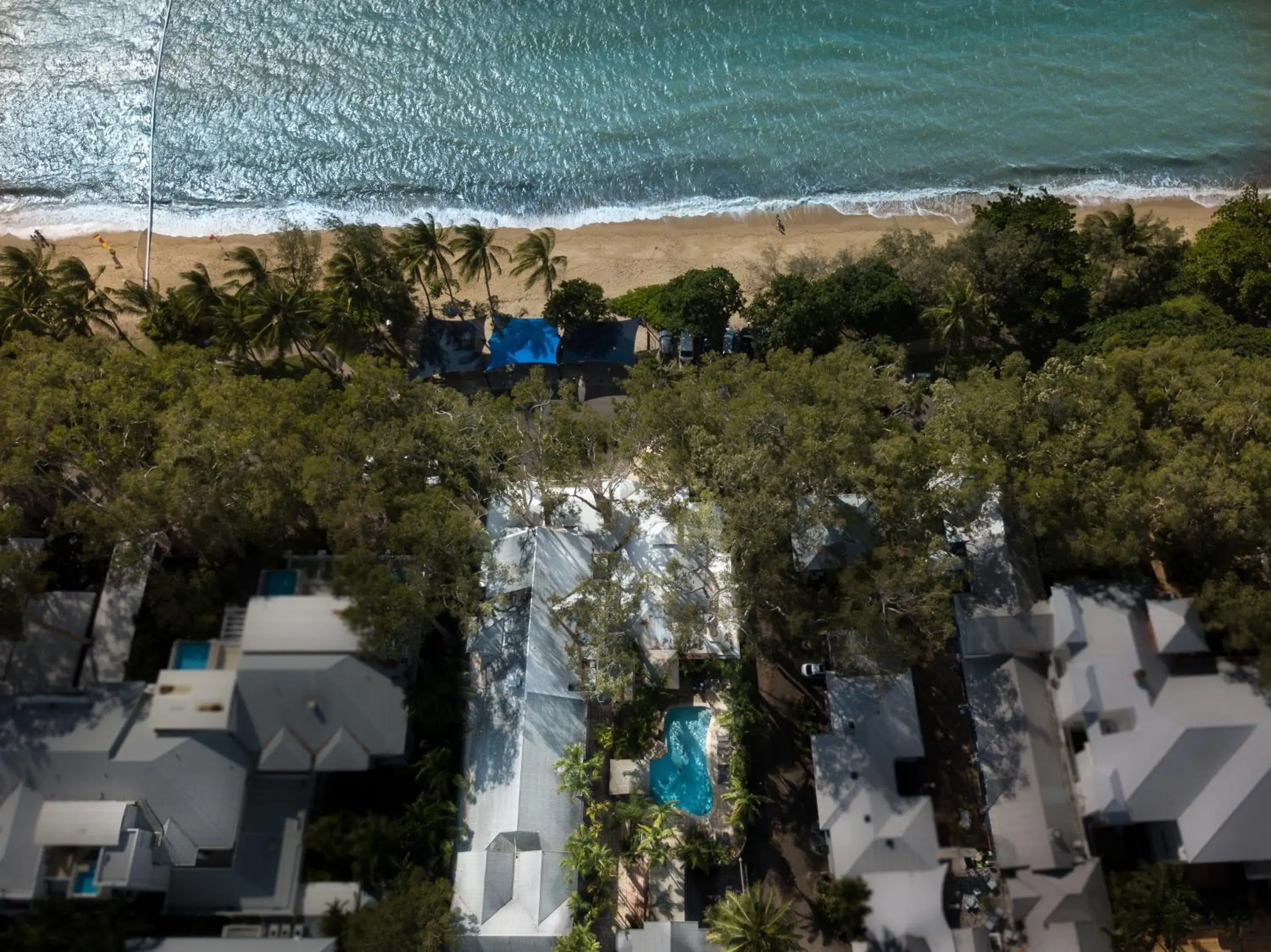 Property building in Paradise Island Resort Property building in Paradise Island Resort