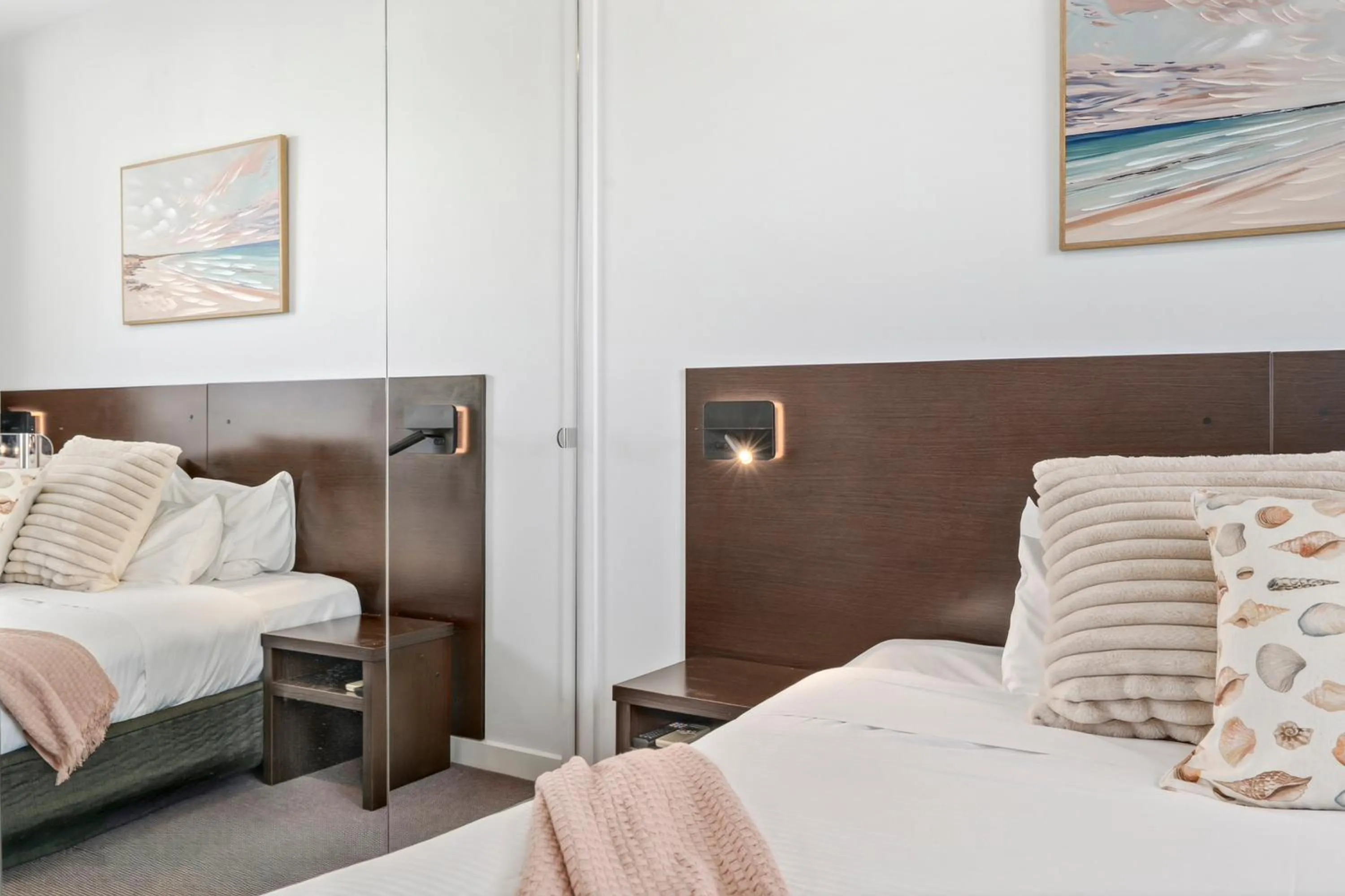 Bedroom, Bed in The Dolphin Apartments