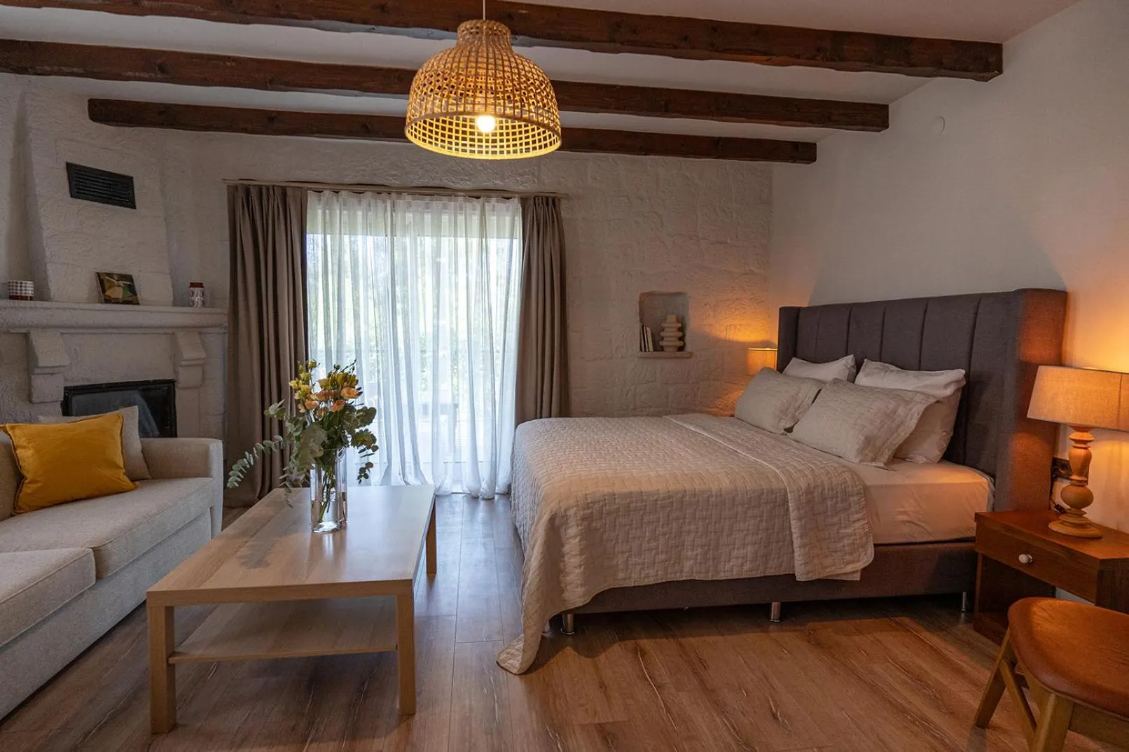Bed in Casa Luna Hotel - Adult Only