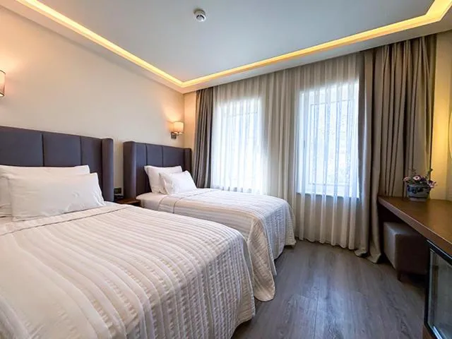 Bed in Casa Luna Hotel - Adult Only