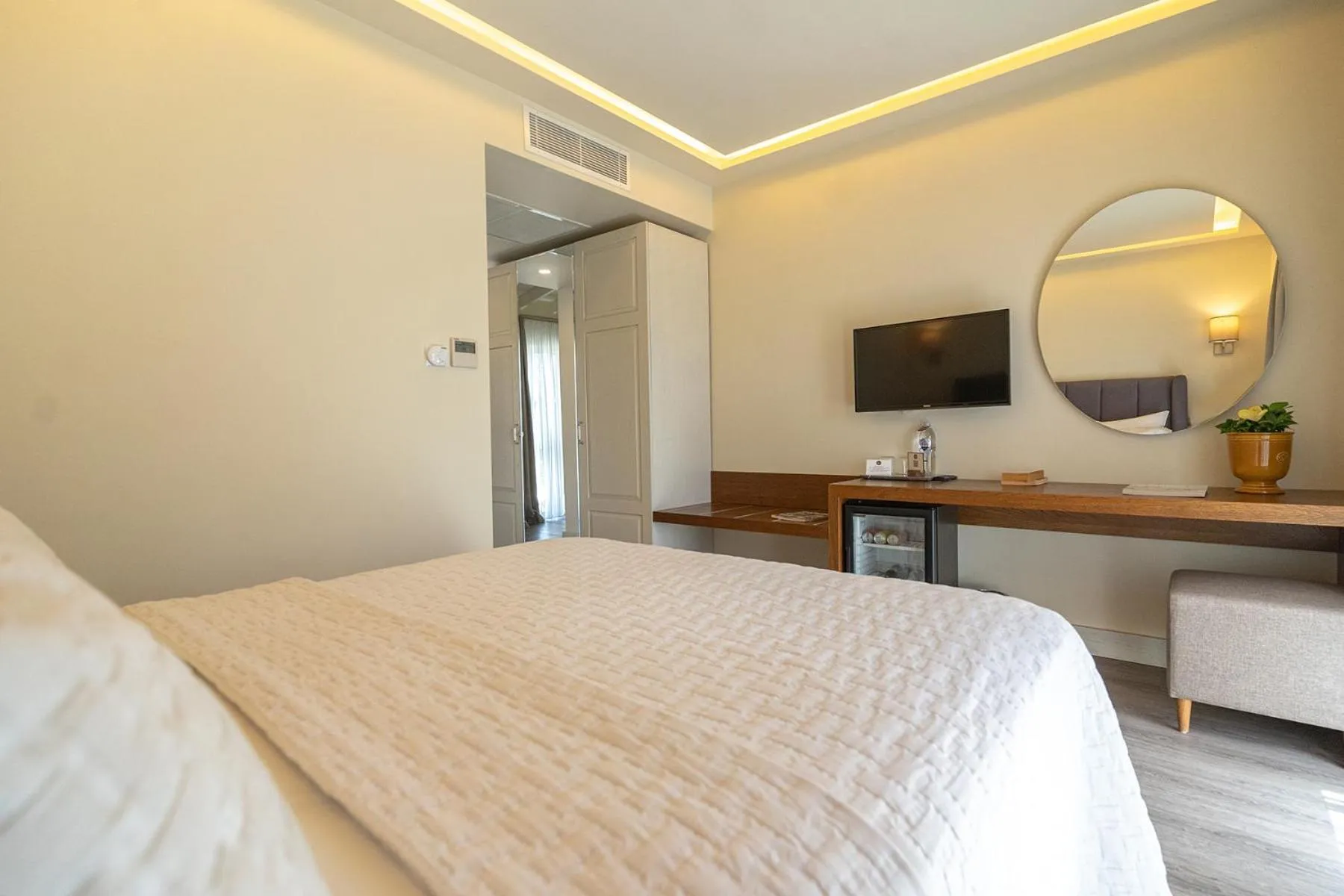 Bed in Casa Luna Hotel - Adult Only
