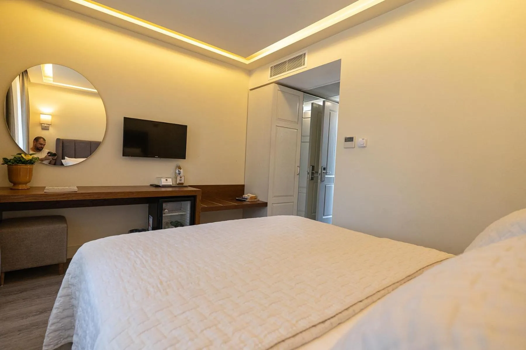 Bed in Casa Luna Hotel - Adult Only