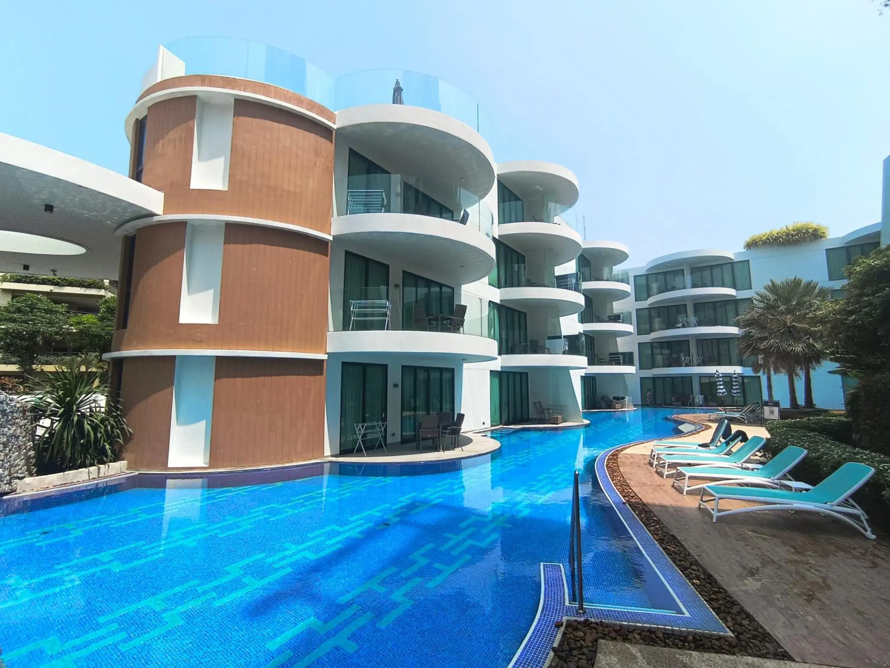 Swimming pool in Absolute Twin Sands Resort & Spa - SHA Extra Plus Swimming pool in Absolute Twin Sands Resort & Spa - SHA Extra Plus