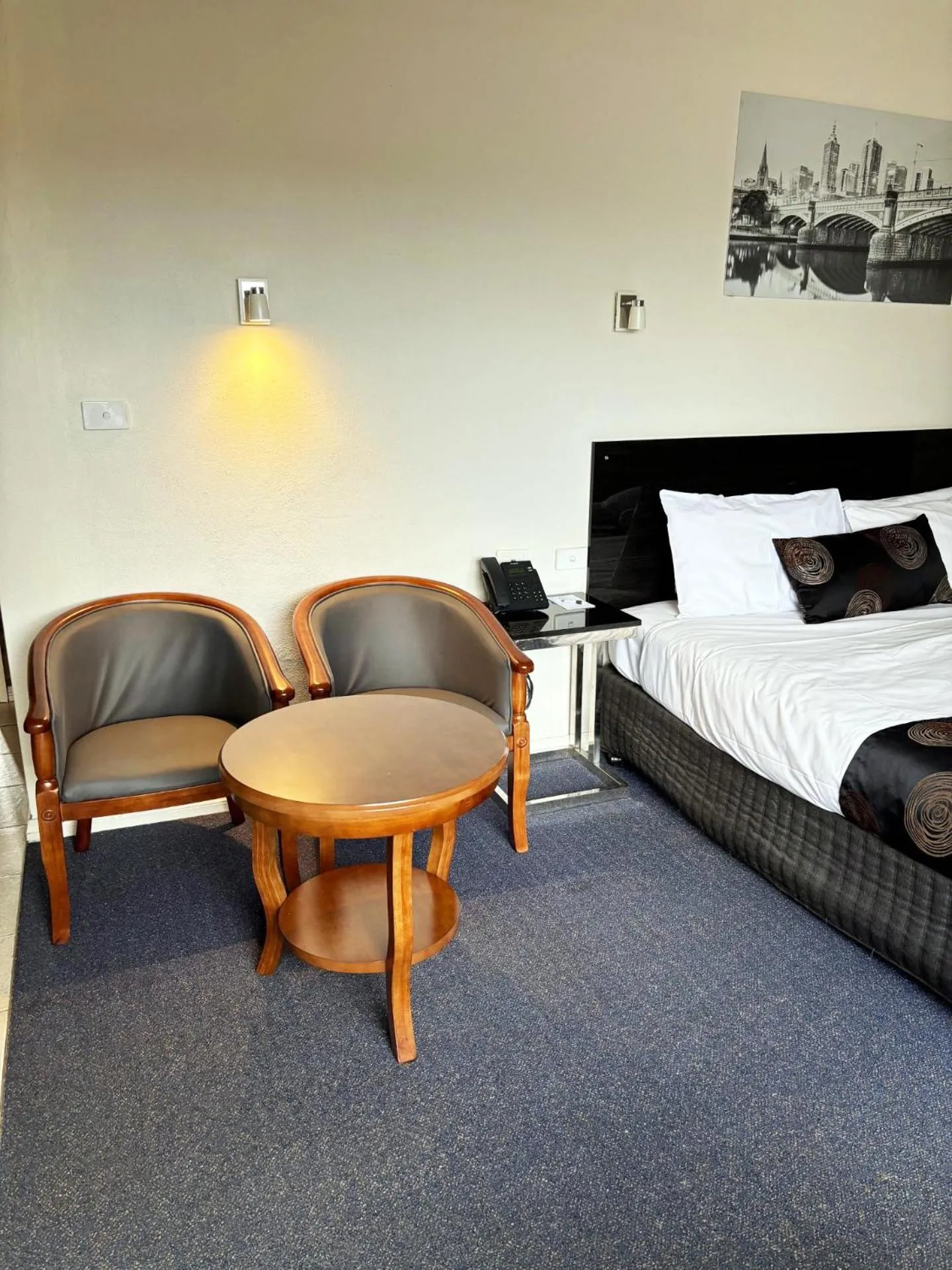 Bedroom, Bed in Best Western Mill Park Motor Inn