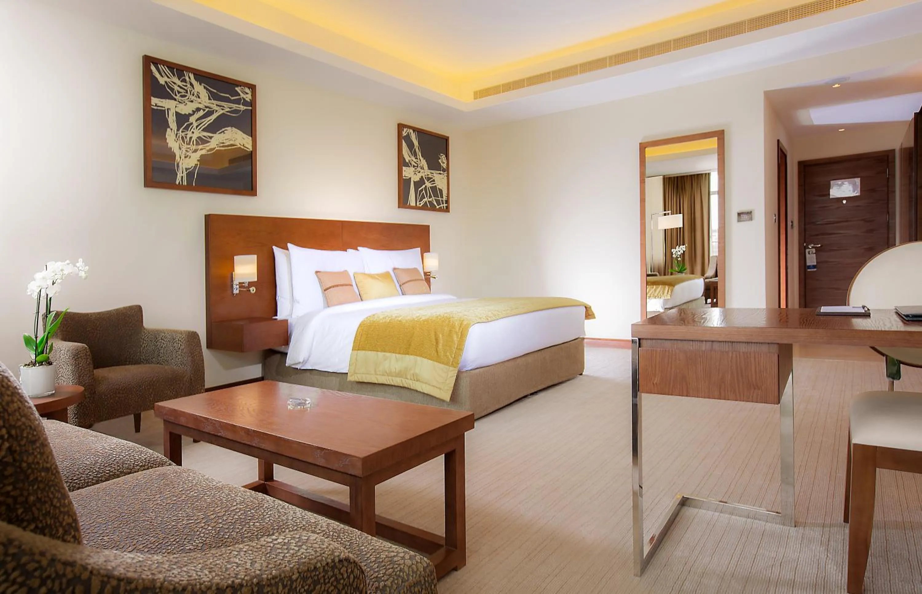 Photo of the whole room, Bed in Copthorne Hotel Baranan