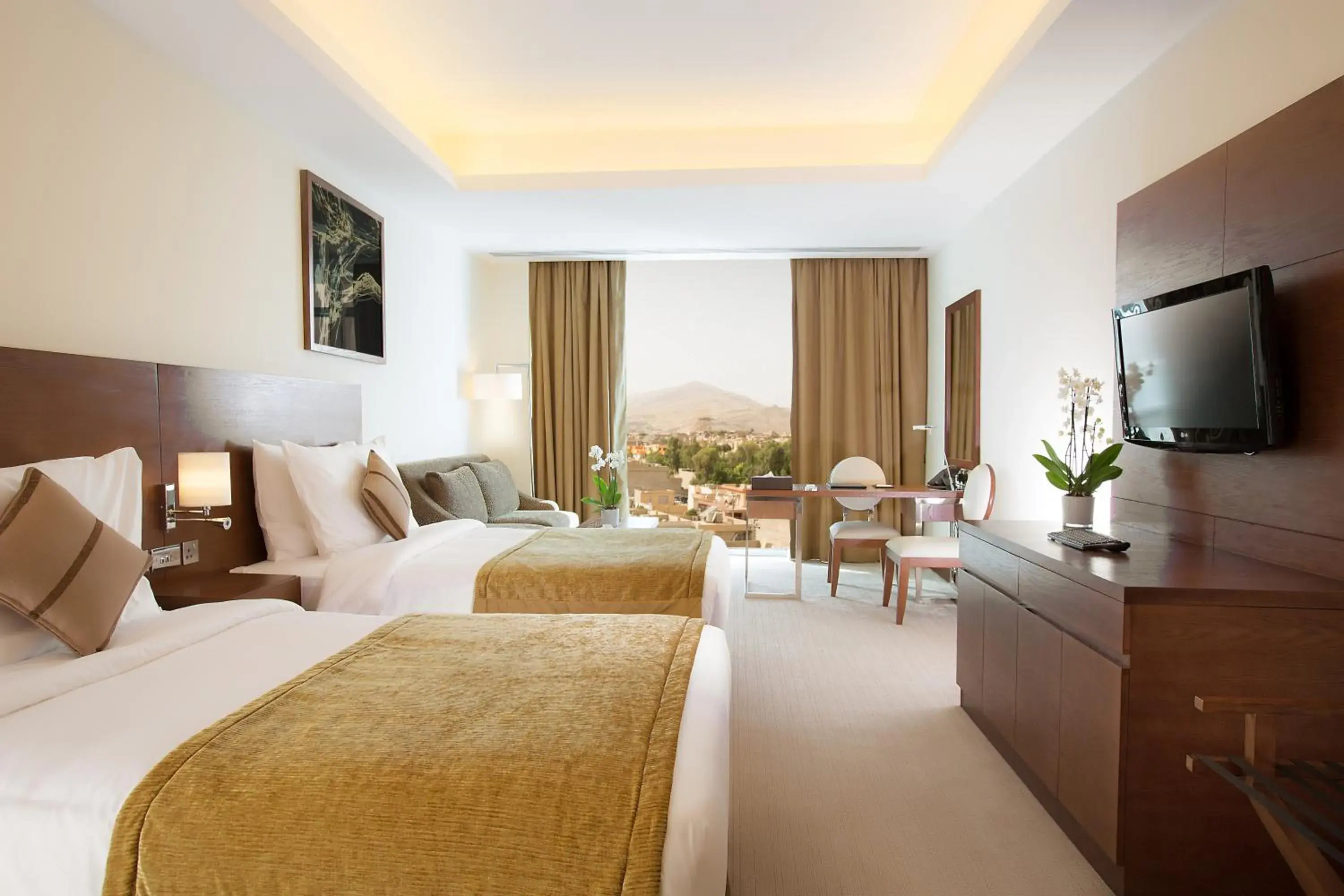 Superior Twin Room in Copthorne Hotel Baranan Superior Twin Room in Copthorne Hotel Baranan