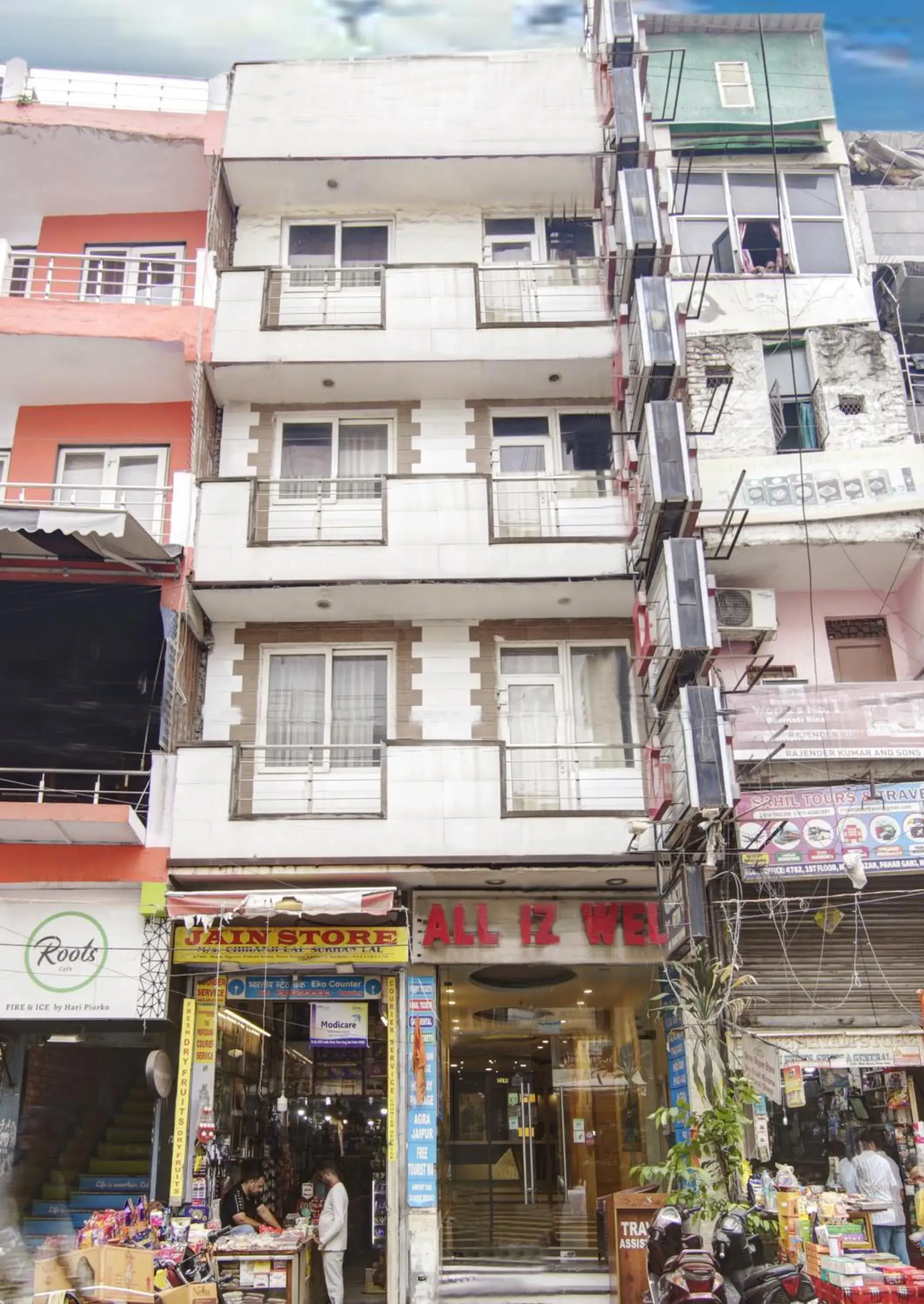 Property building in Hotel All Iz Well - Just a min away from New Delhi Railway Station Property building in Hotel All Iz Well - Just a min away from New Delhi Railway Station