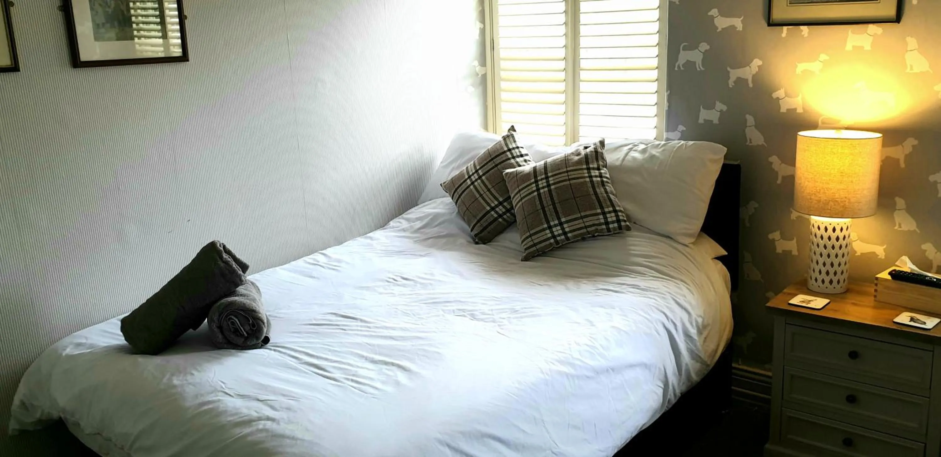 Bed in The Queen Catherine Hotel