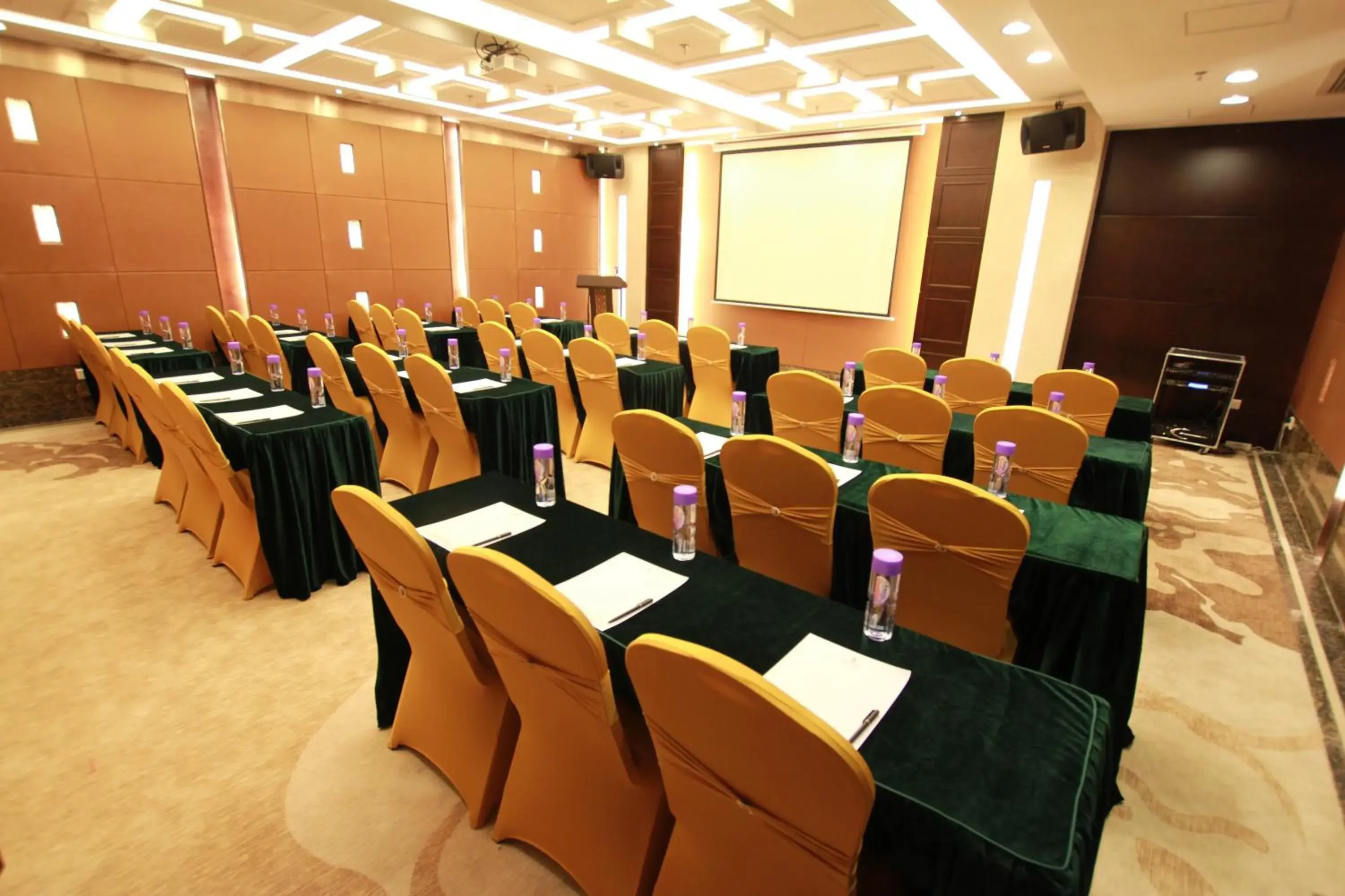 Business facilities in Fortune Hotel