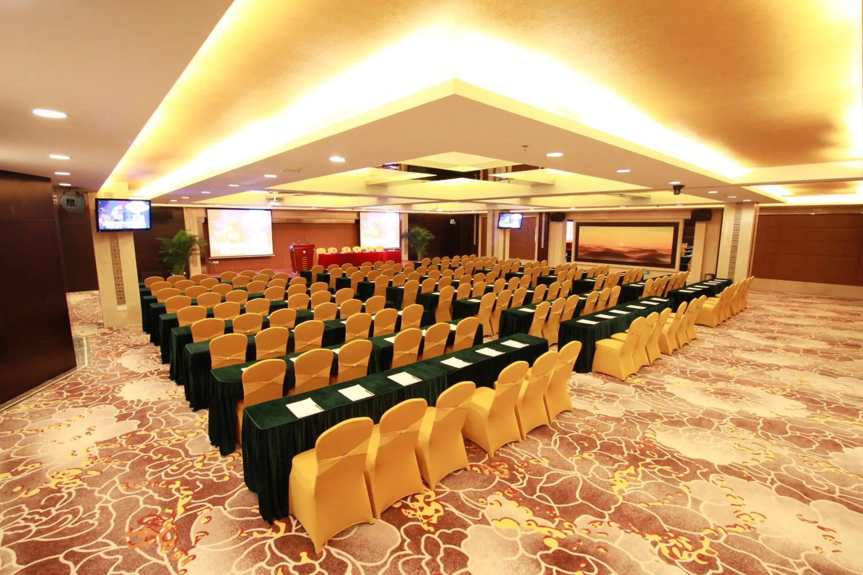 Business facilities in Fortune Hotel