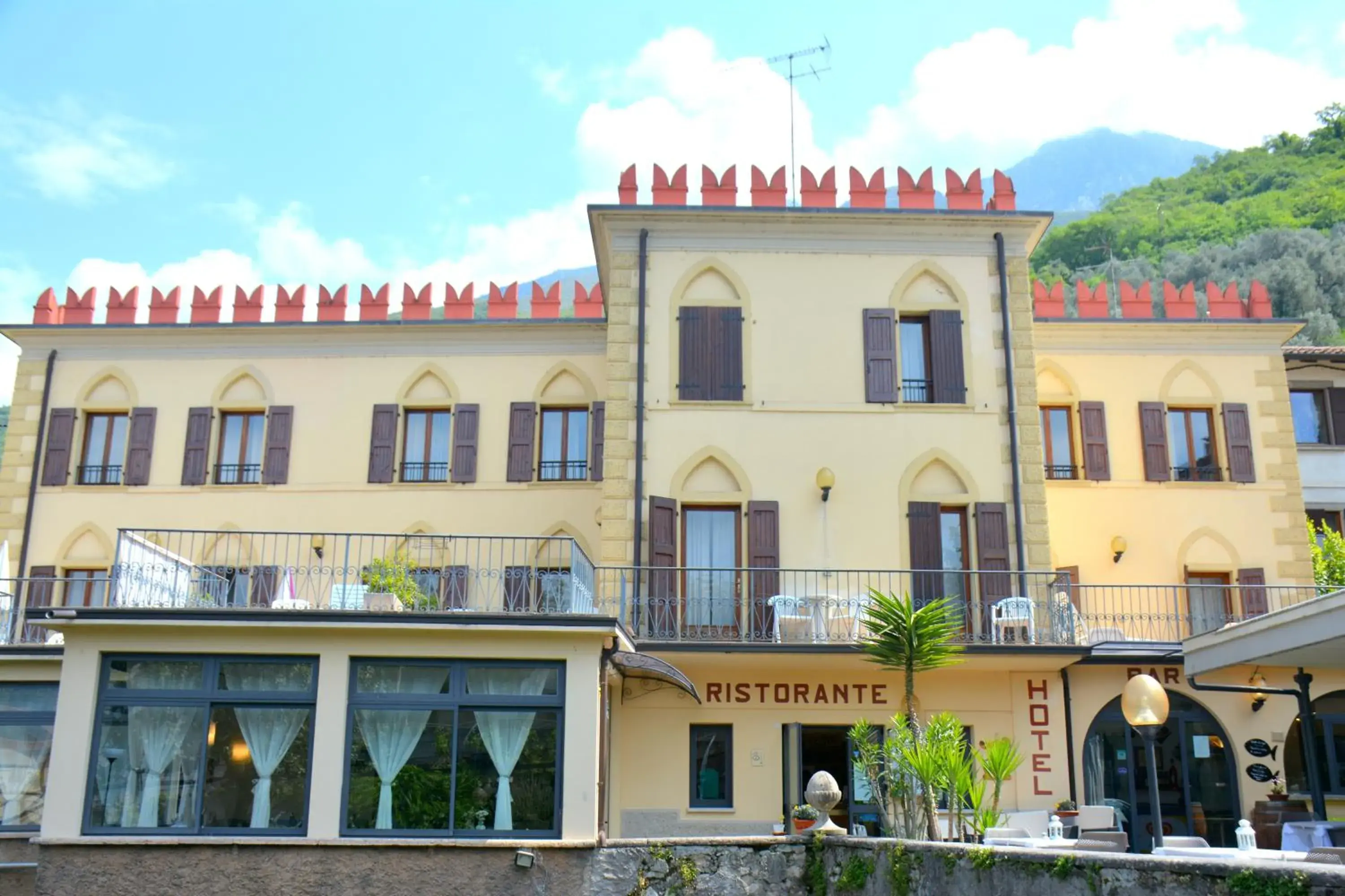 Facade/entrance in Hotel e Ristorante Cassone
