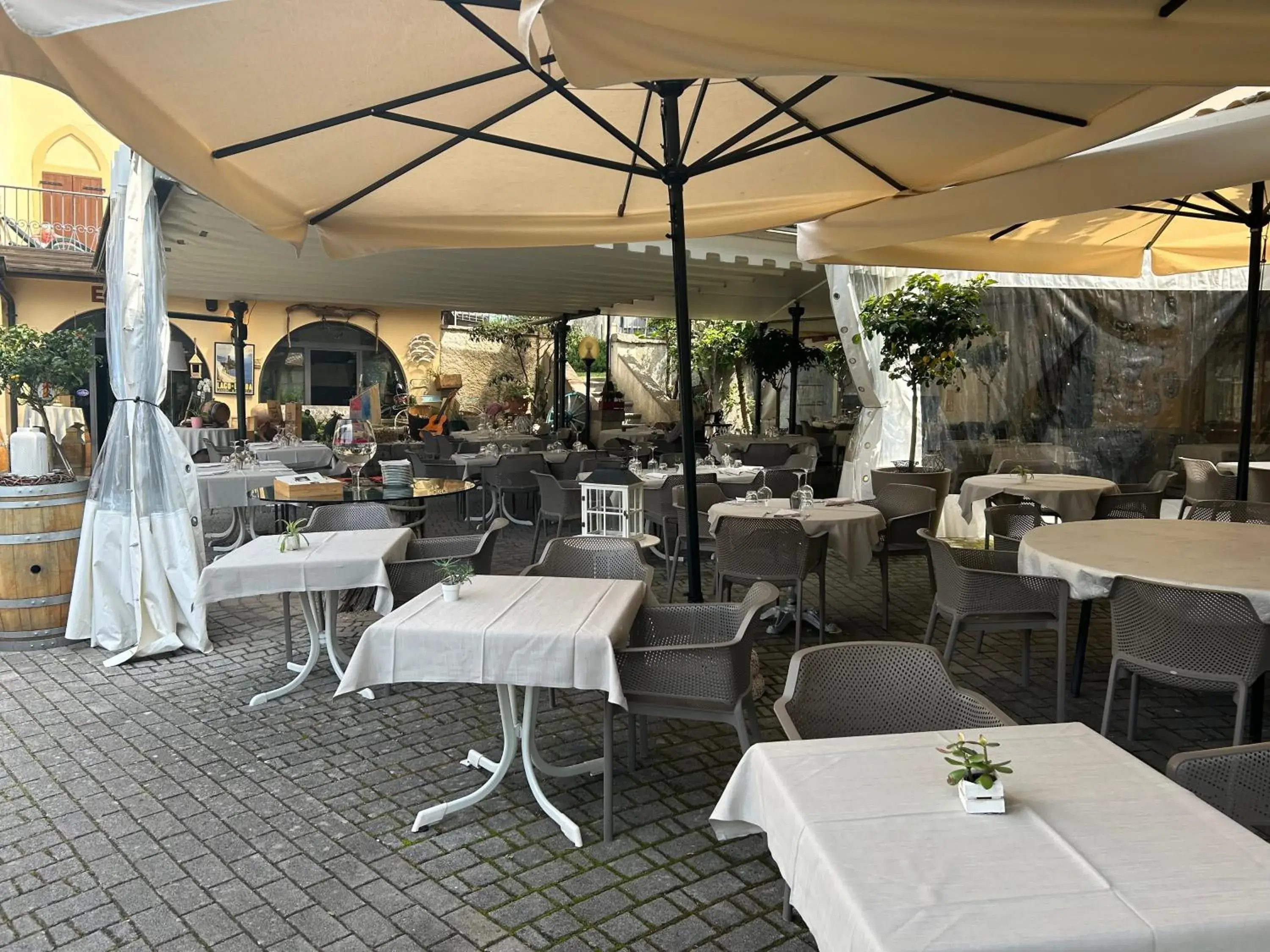 Restaurant/Places to Eat in Hotel e Ristorante Cassone