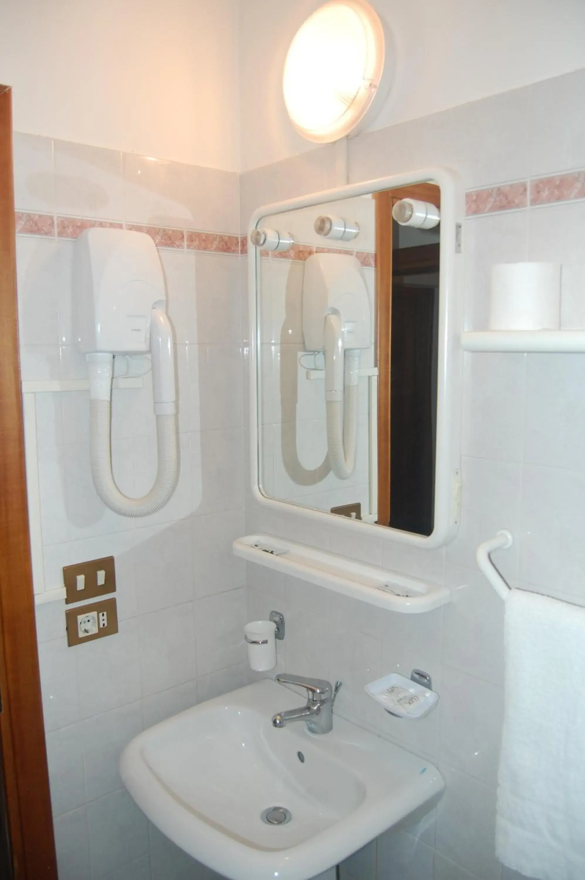 Bathroom in Hotel e Ristorante Cassone