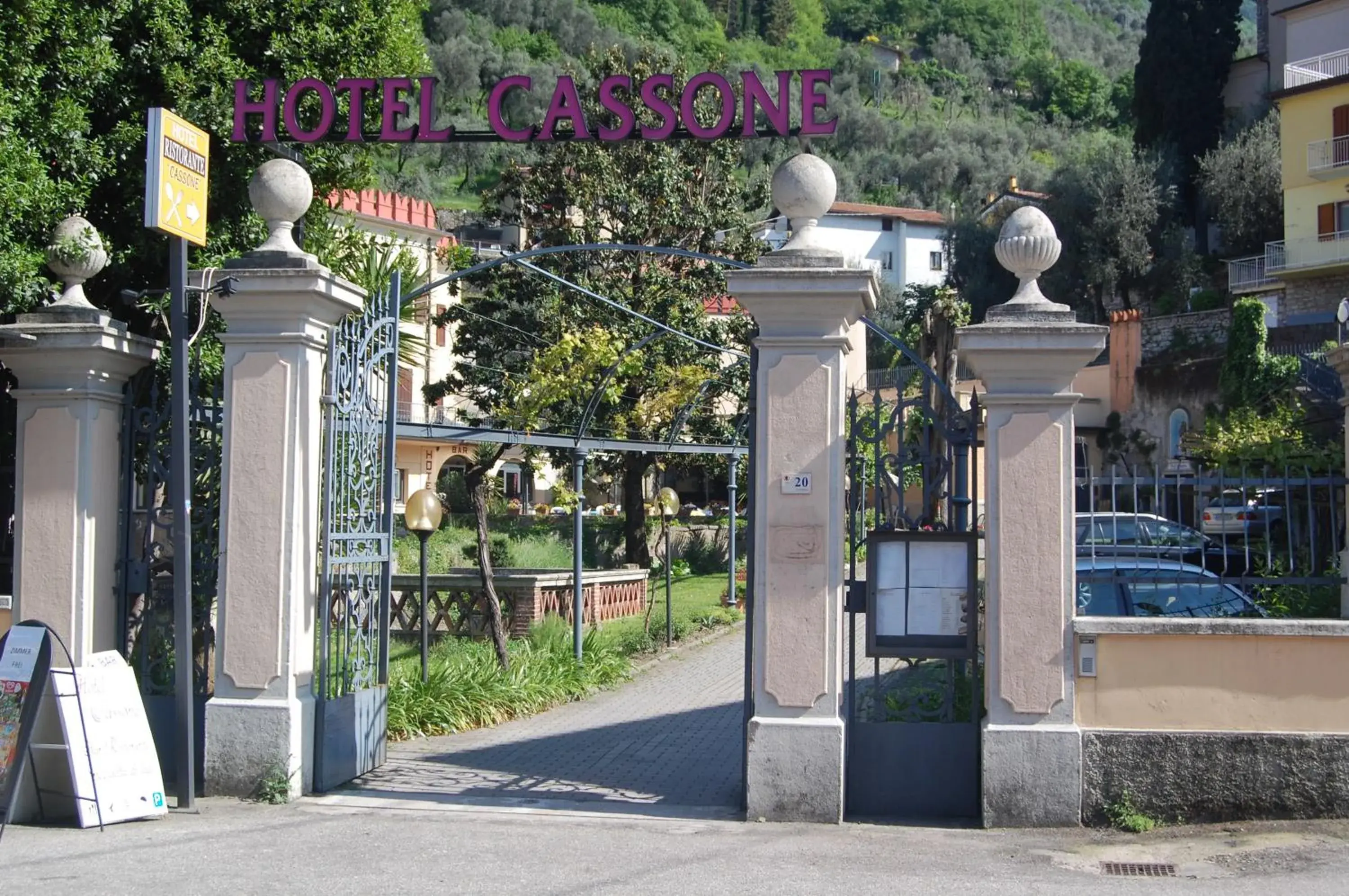 Facade/entrance in Hotel e Ristorante Cassone