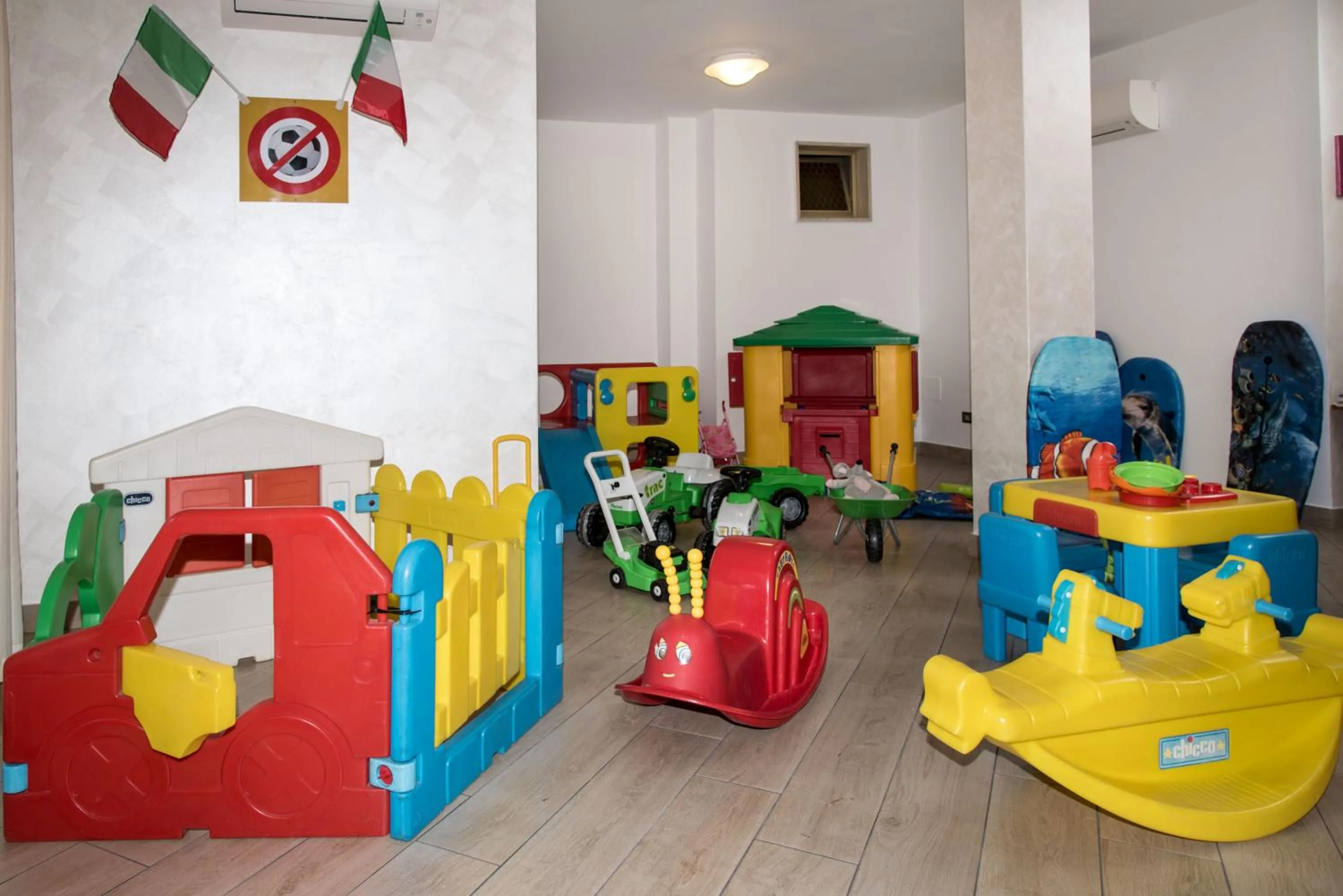 Library in Residence Oleandro