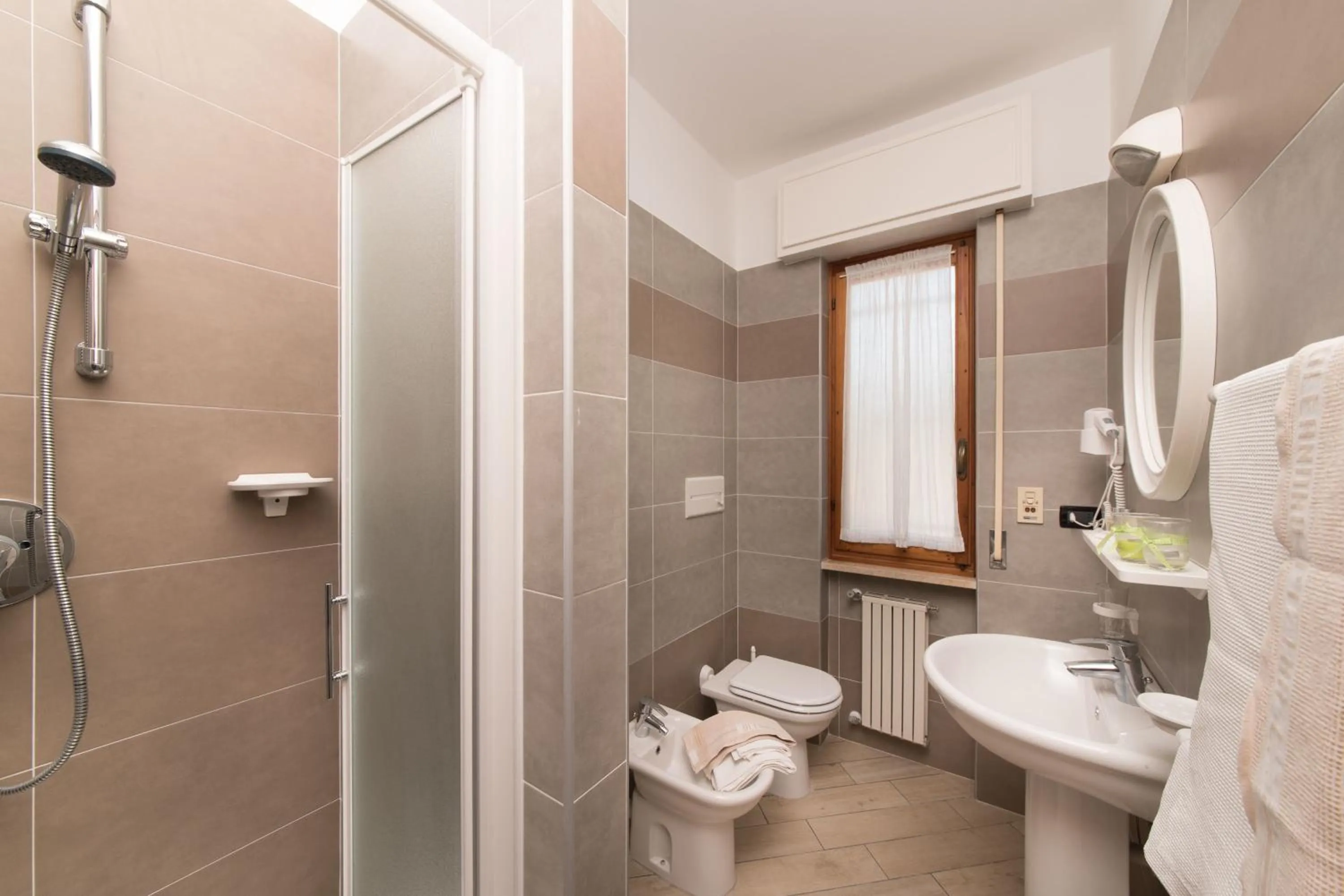 Shower in Residence Oleandro