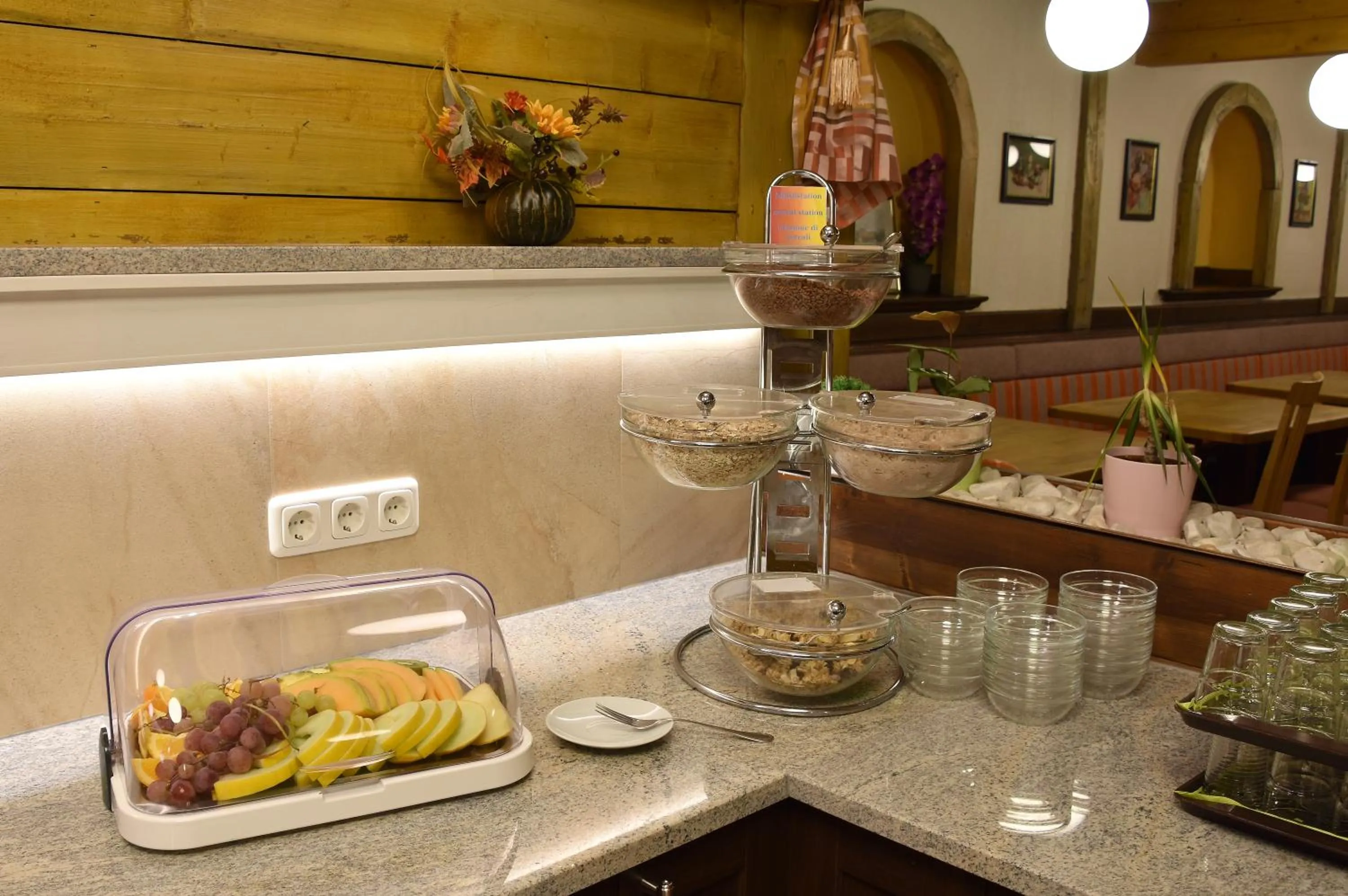 Buffet breakfast in Hotel Torwirt