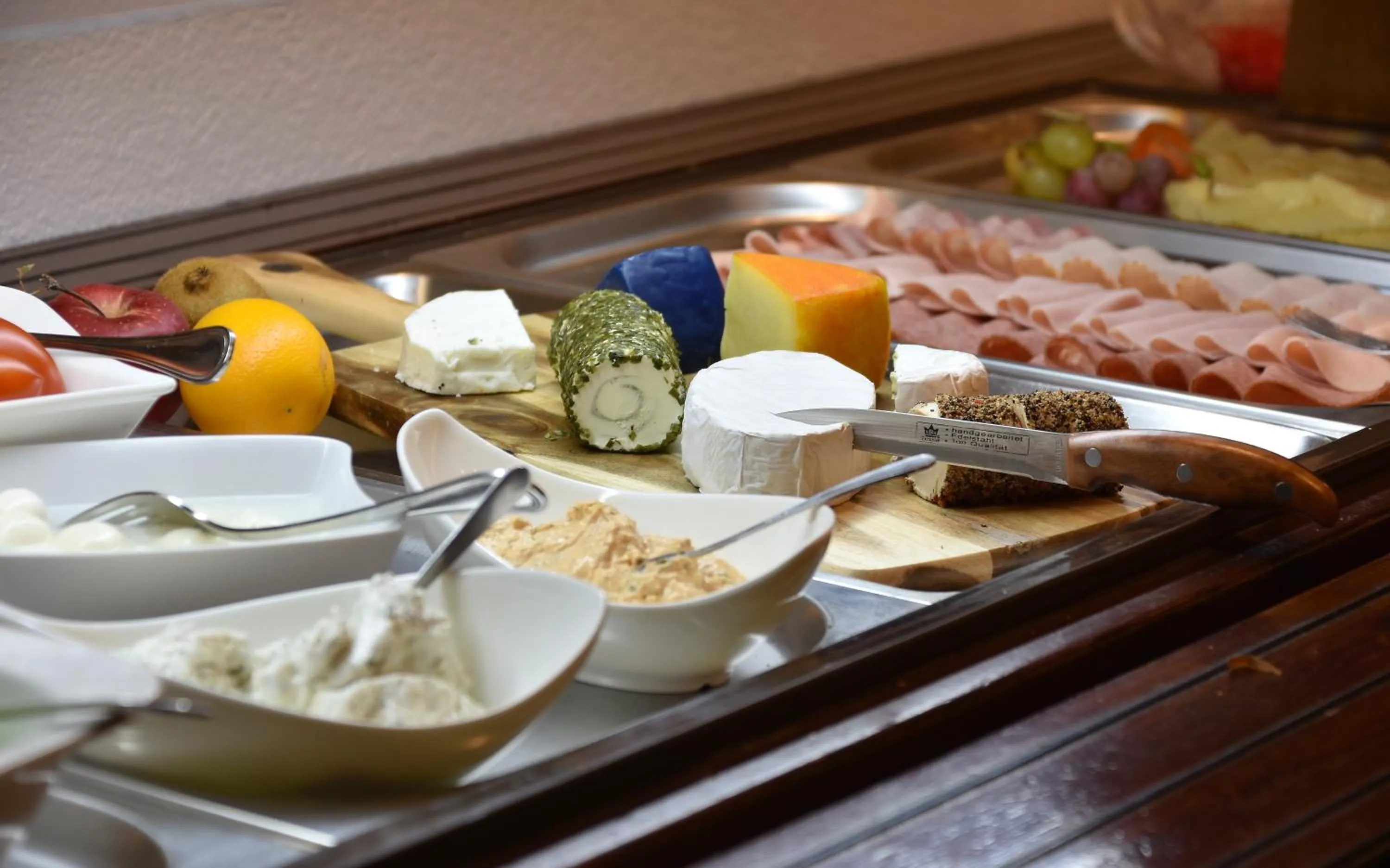 Buffet breakfast in Hotel Torwirt