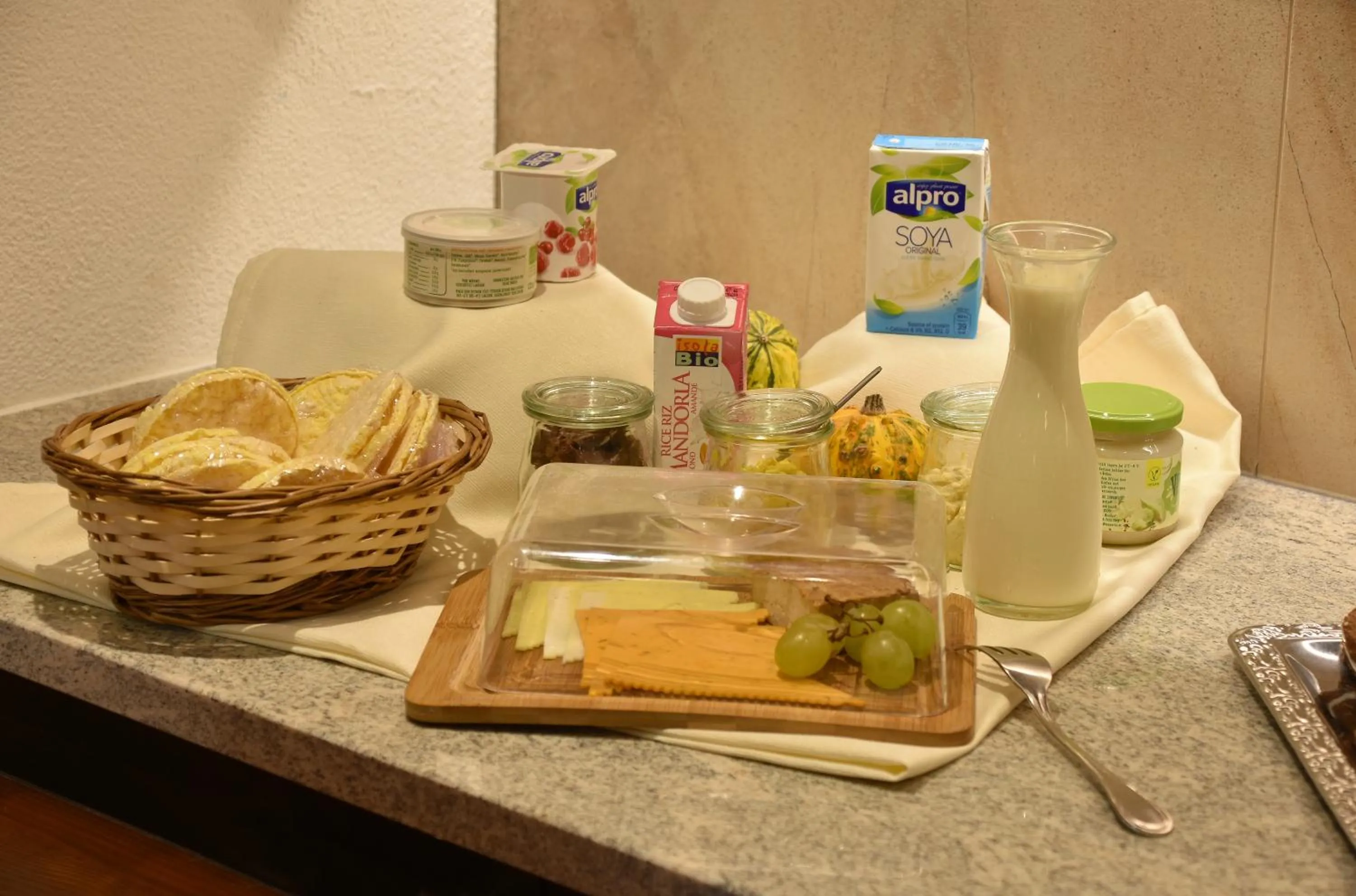 Buffet breakfast in Hotel Torwirt