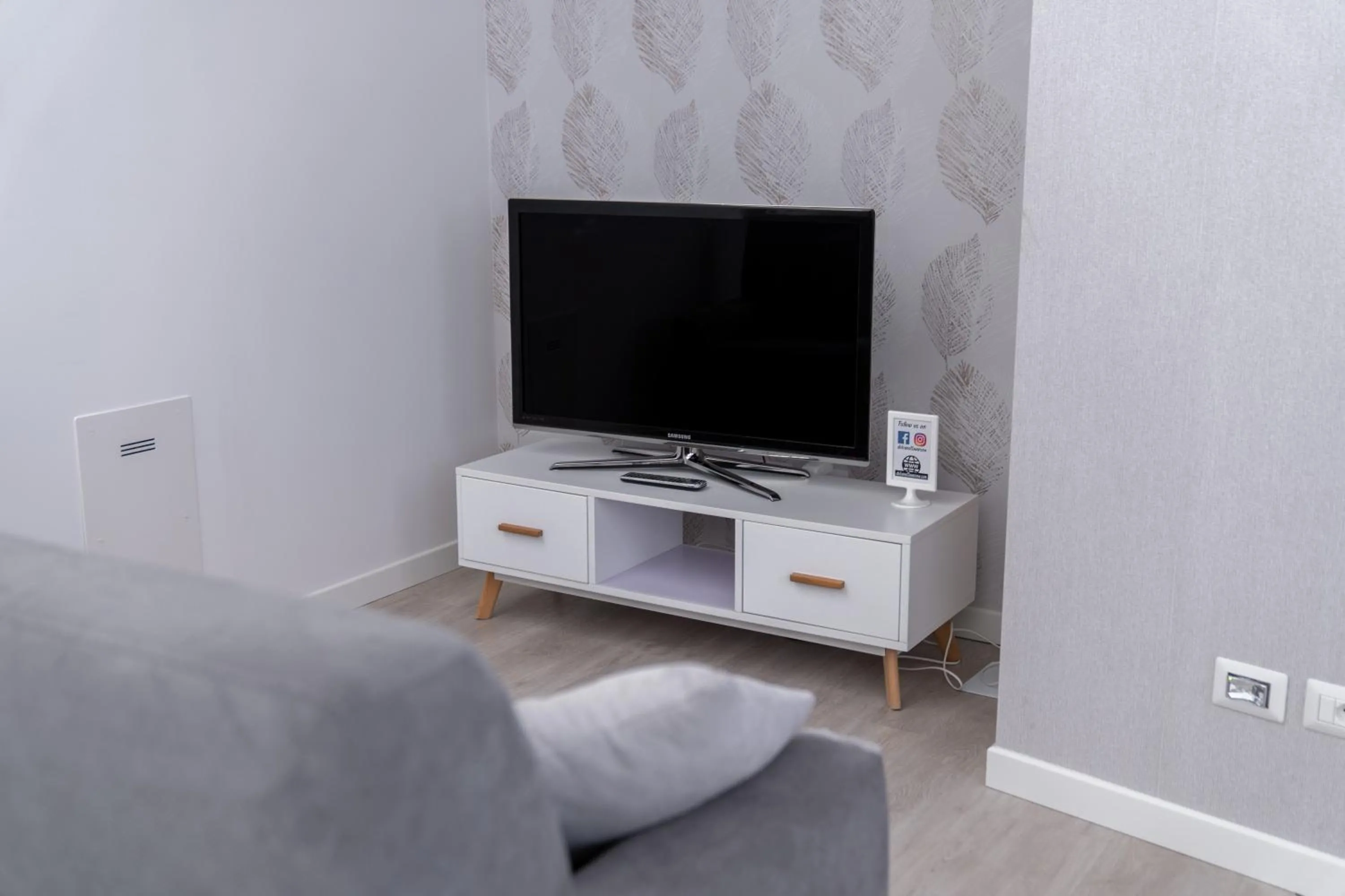 Communal lounge/ TV room in Dolce Notte Apartments