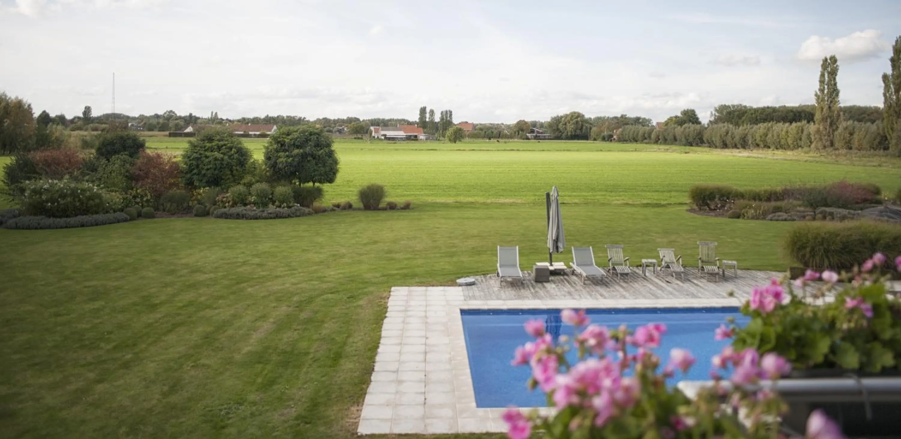 Garden view in B&B Au Grenier