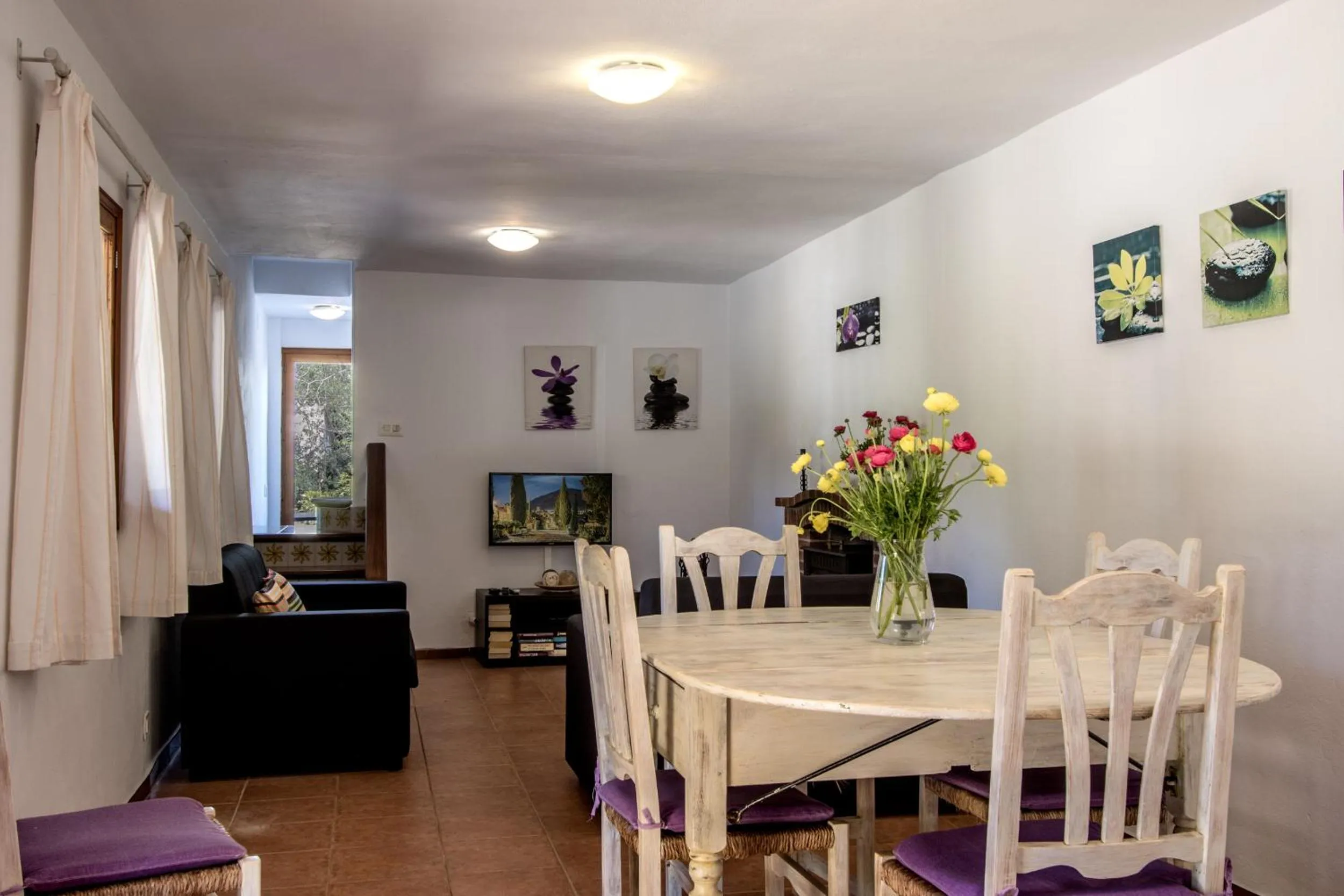 Dining area in Villa La Palmera By homevillas360