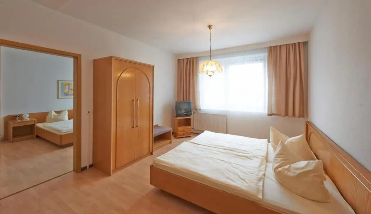 Two-Bedroom Apartment in Alpha Apparthotel leipzig-Rötha Two-Bedroom Apartment in Alpha Apparthotel leipzig-Rötha