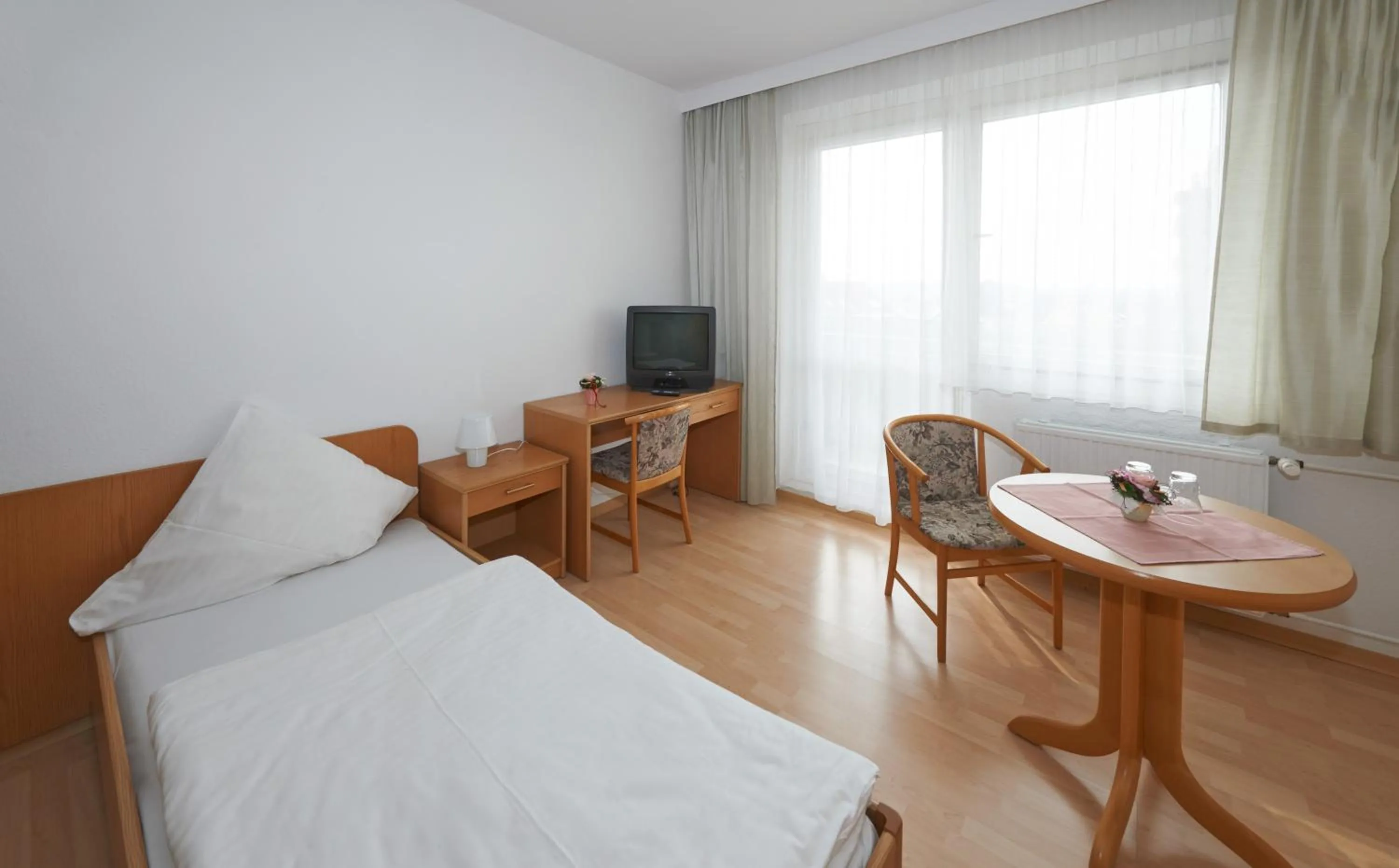 Photo of the whole room, Bed in Alpha Apparthotel leipzig-Rötha