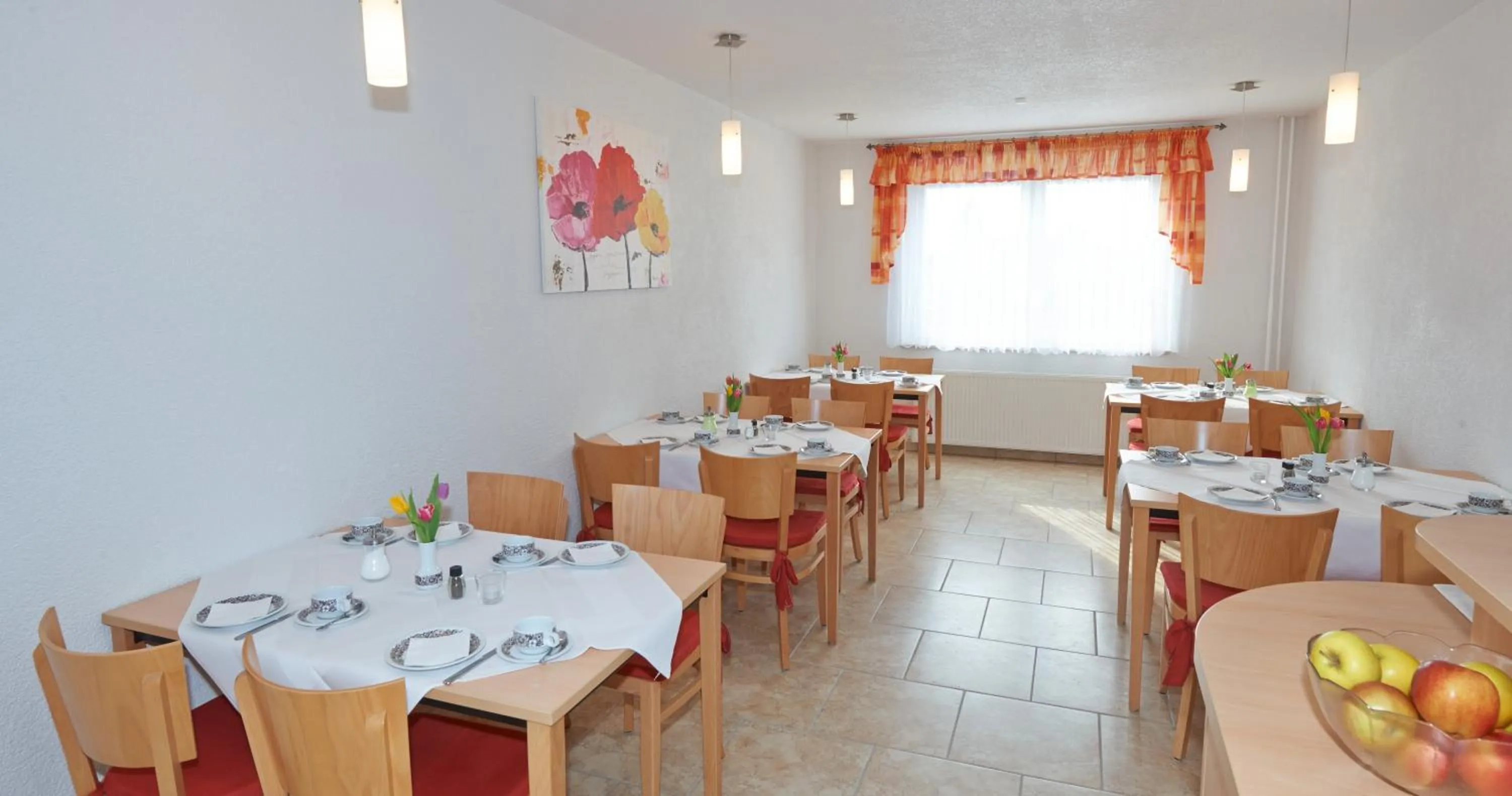 Restaurant/places to eat in Alpha Apparthotel leipzig-Rötha