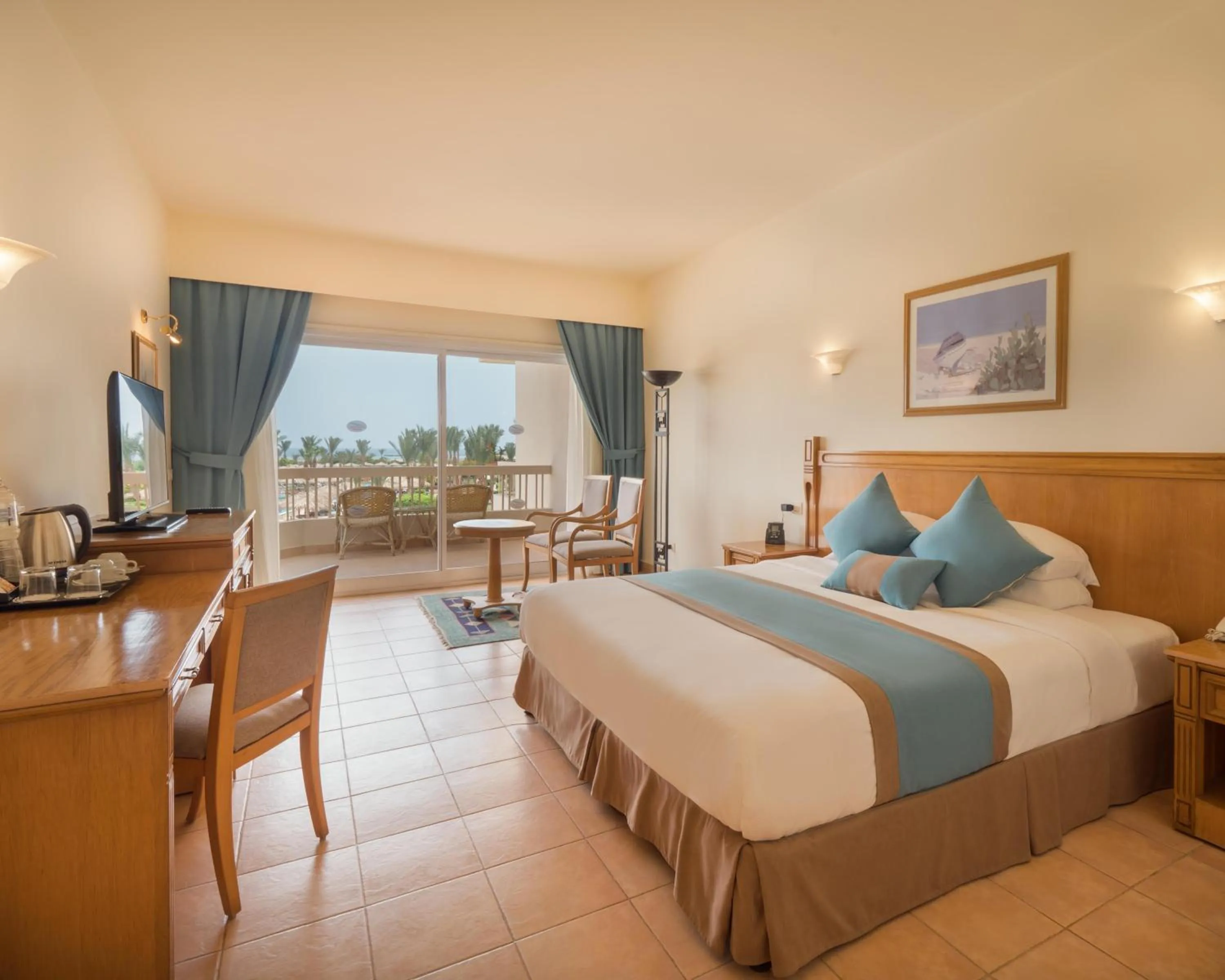 Photo of the whole room, Bed in Hurghada Long Beach Resort