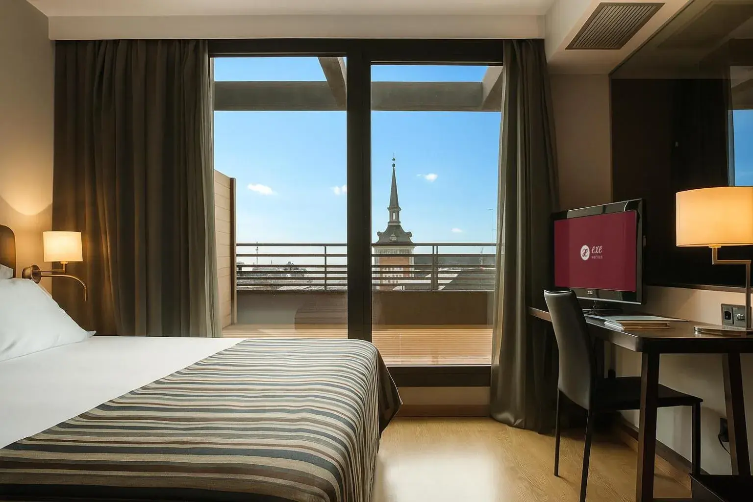 Bed in Exe Moncloa Bed in Exe Moncloa