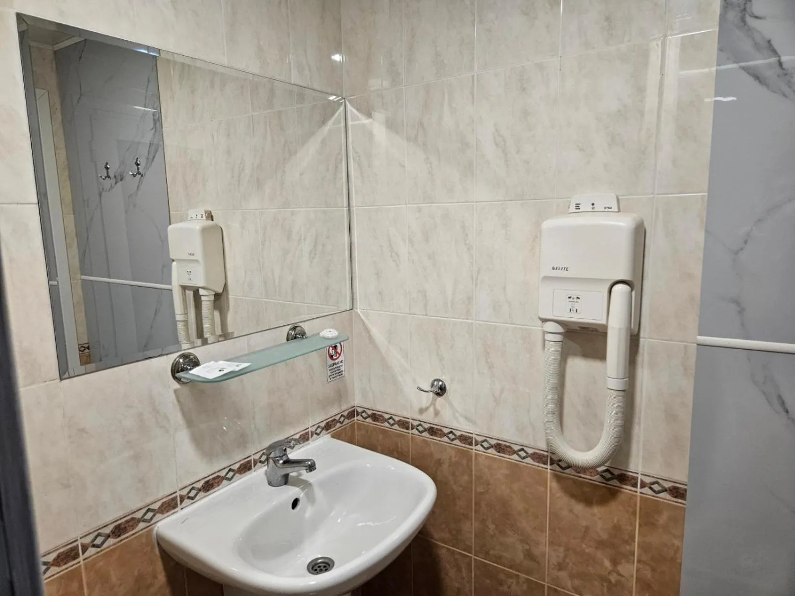 Bathroom in Paralax Hotel