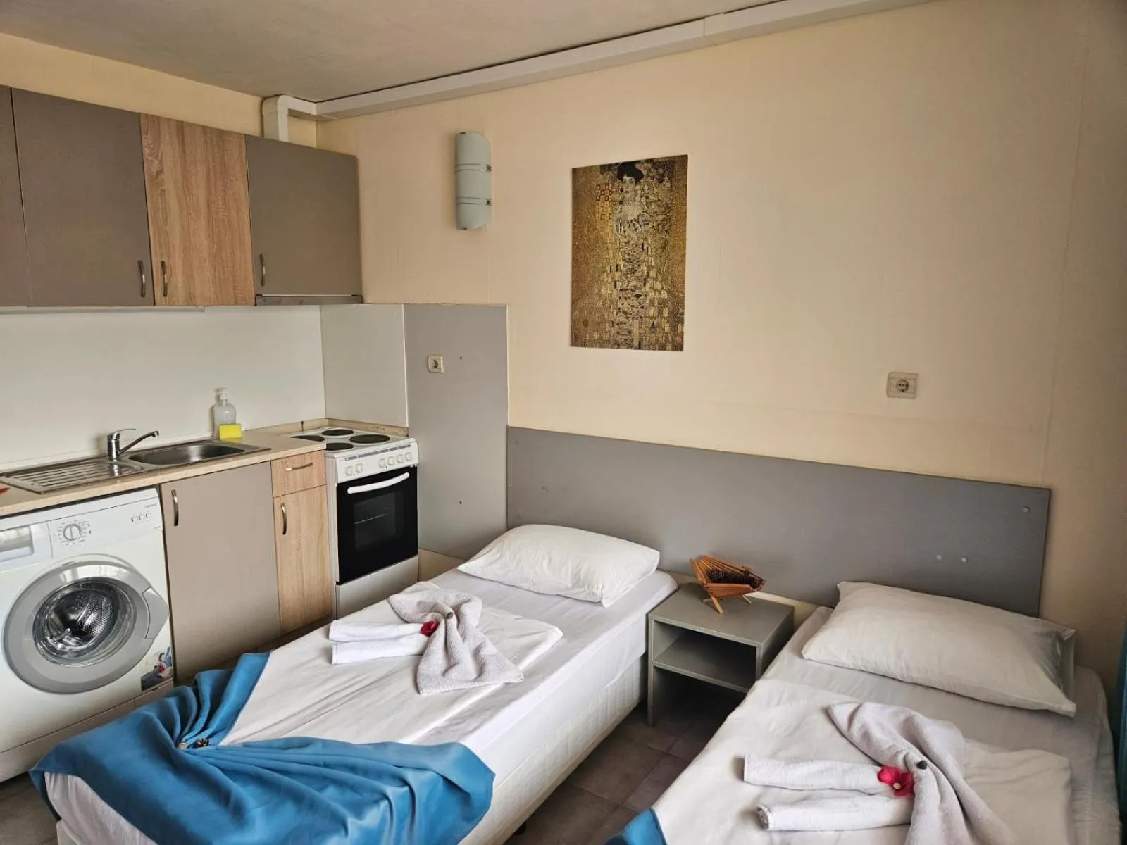 Bedroom, Bed in Paralax Hotel